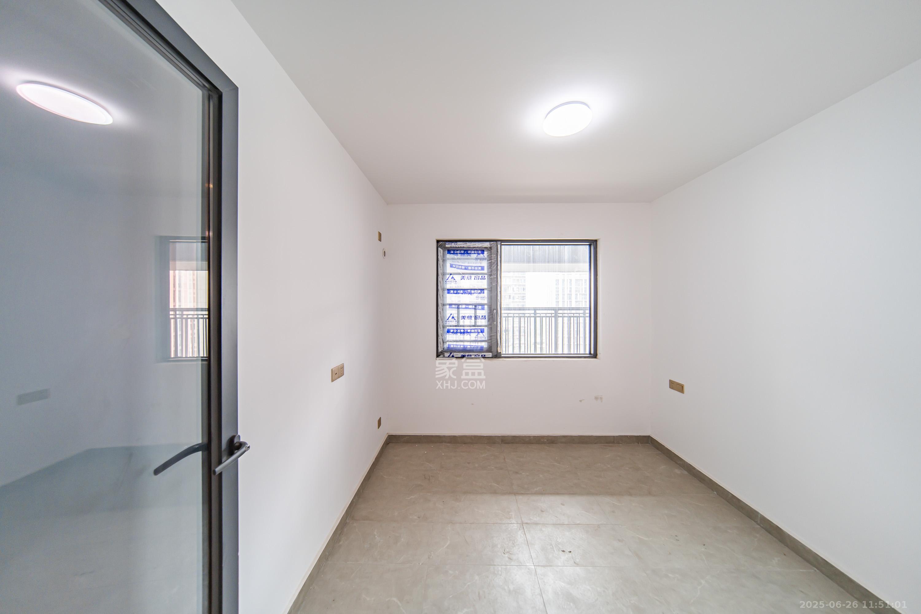 中海阅麓山二期 3室2厅2卫 150.0万 中海阅麓山二期 3室2厅2卫 150.0万卧室