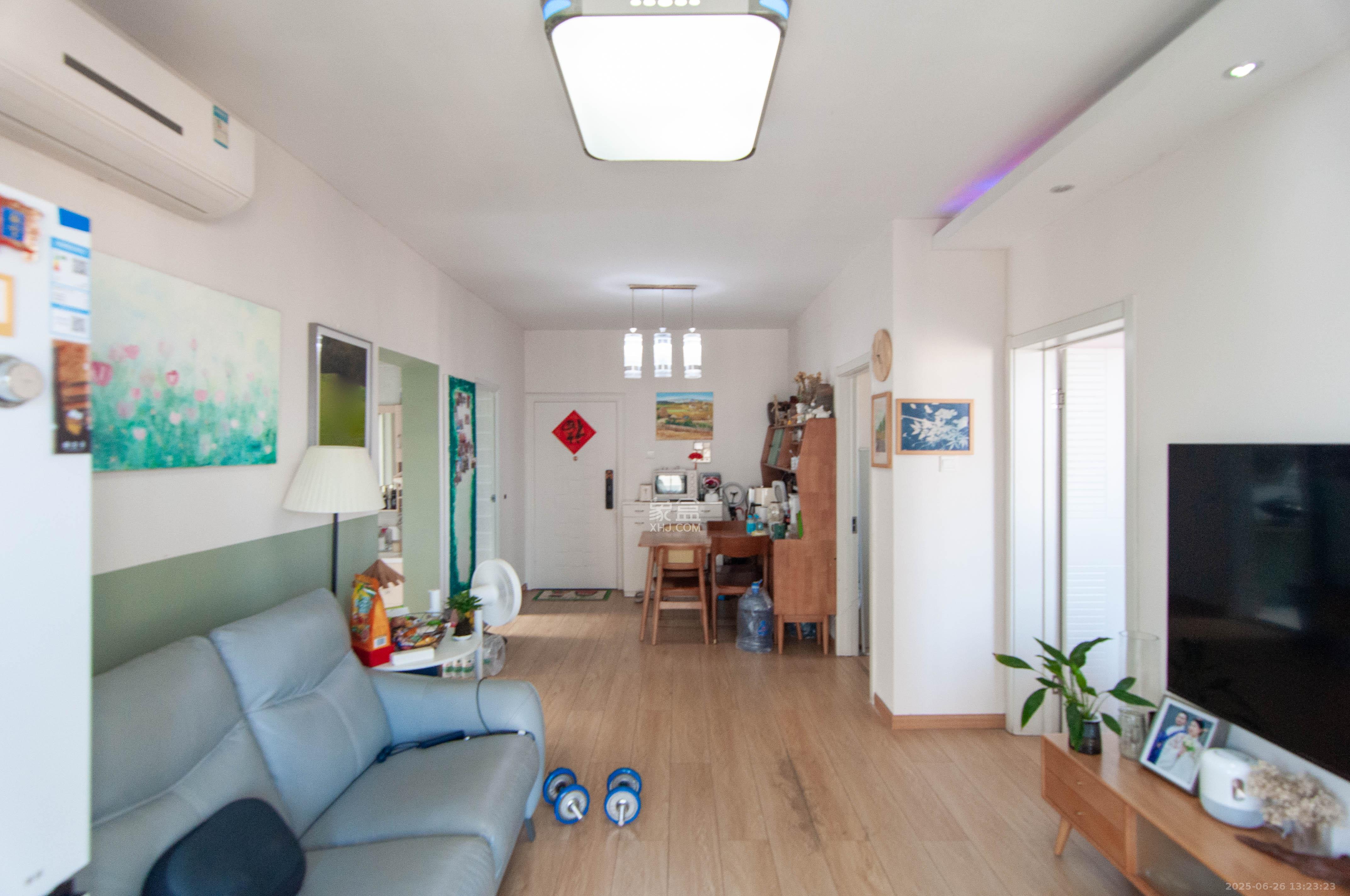 高鑫麓城  3室2厅1卫    98.0万 高鑫麓城  3室2厅1卫    98.0万客厅