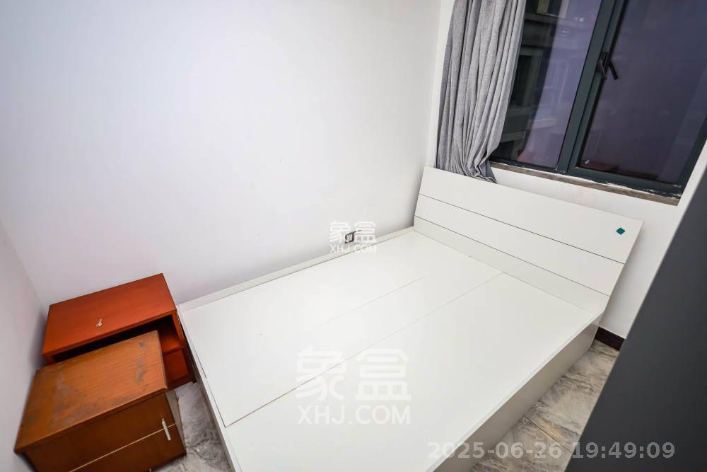 长房云时代  3室2厅1卫   2300.00元/月室内图