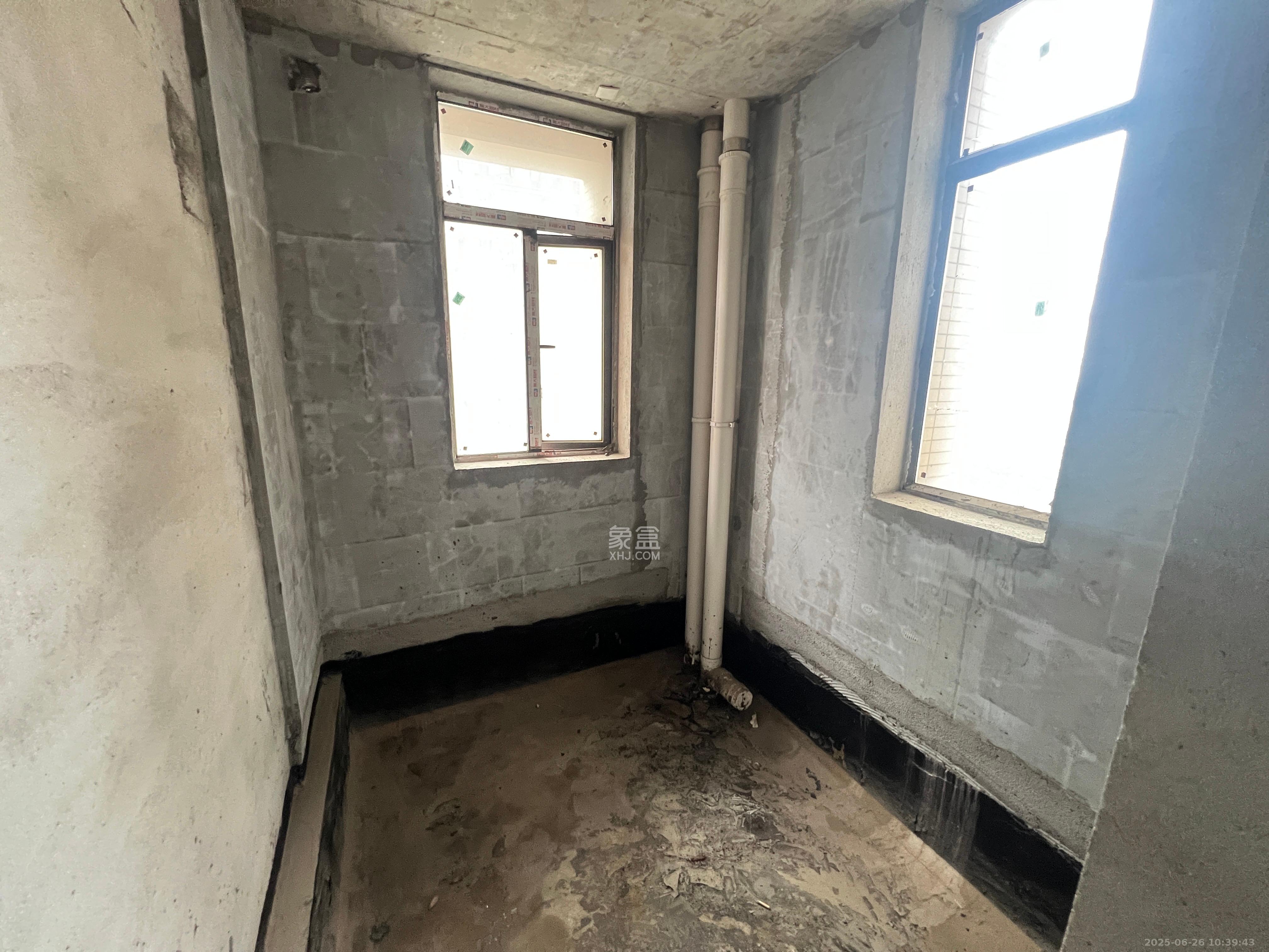 辉煌国际城二期 3室2厅2卫 1400.0元/月 辉煌国际城二期 3室2厅2卫 1400.0元/月室内图