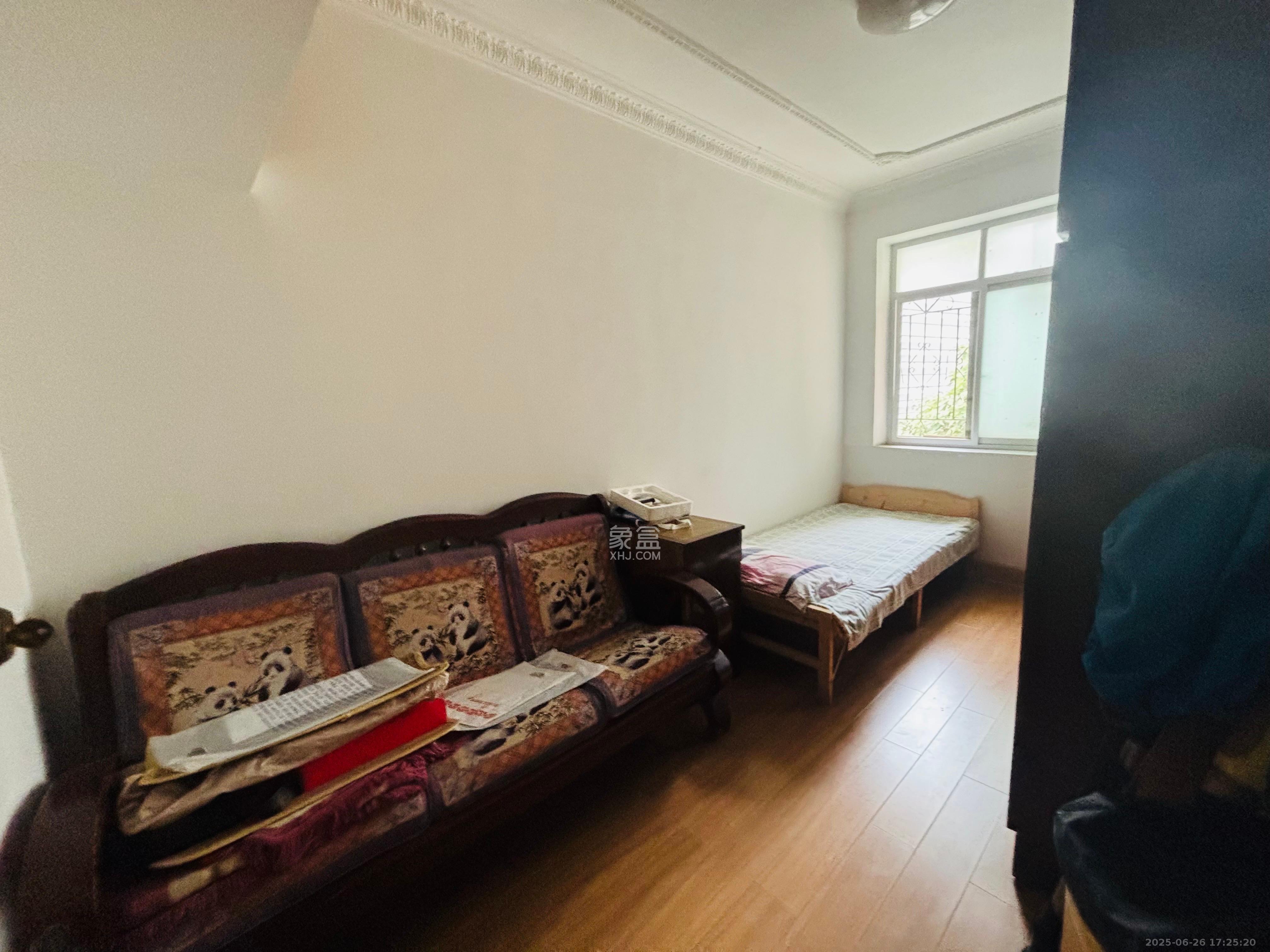 富雅坪社区(红墙巷) 3室1厅1卫 2200.0元/月 富雅坪社区(红墙巷) 3室1厅1卫 2200.0元/月室内图