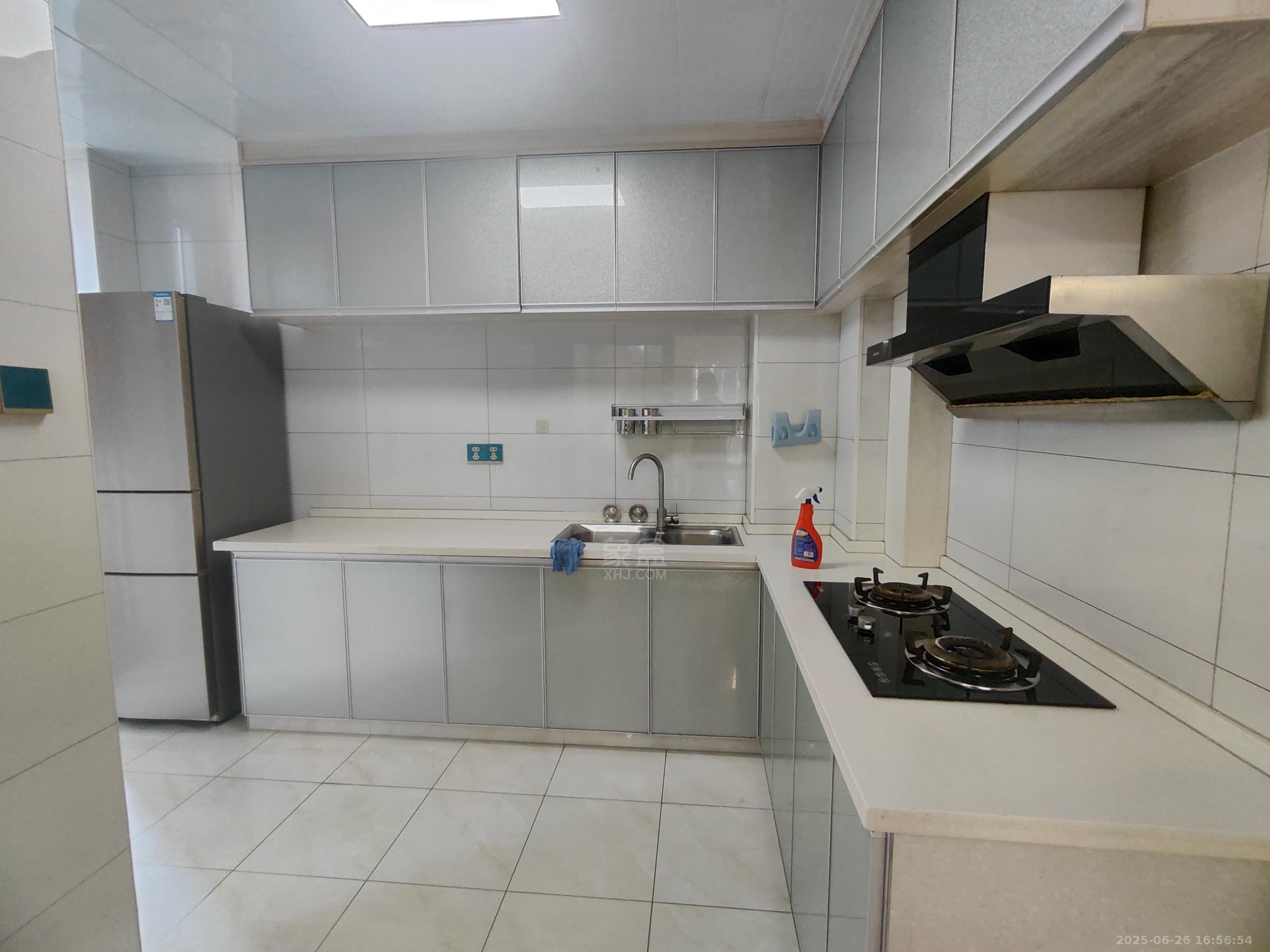 金轮翡翠名园 3室2厅1卫 1800.0元/月 金轮翡翠名园 3室2厅1卫 1800.0元/月室内图