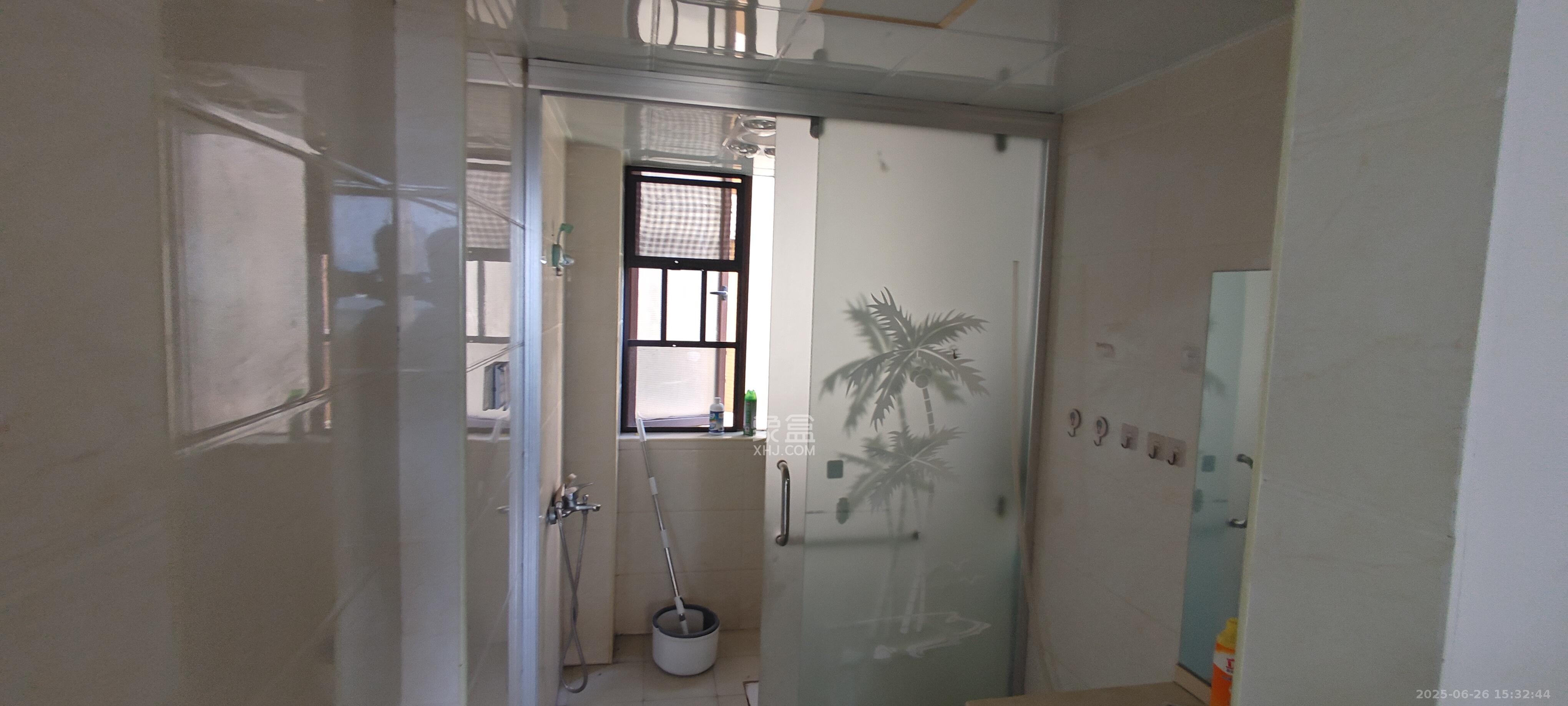 万里时代 3室2厅2卫 2700.0元/月 万里时代 3室2厅2卫 2700.0元/月室内图