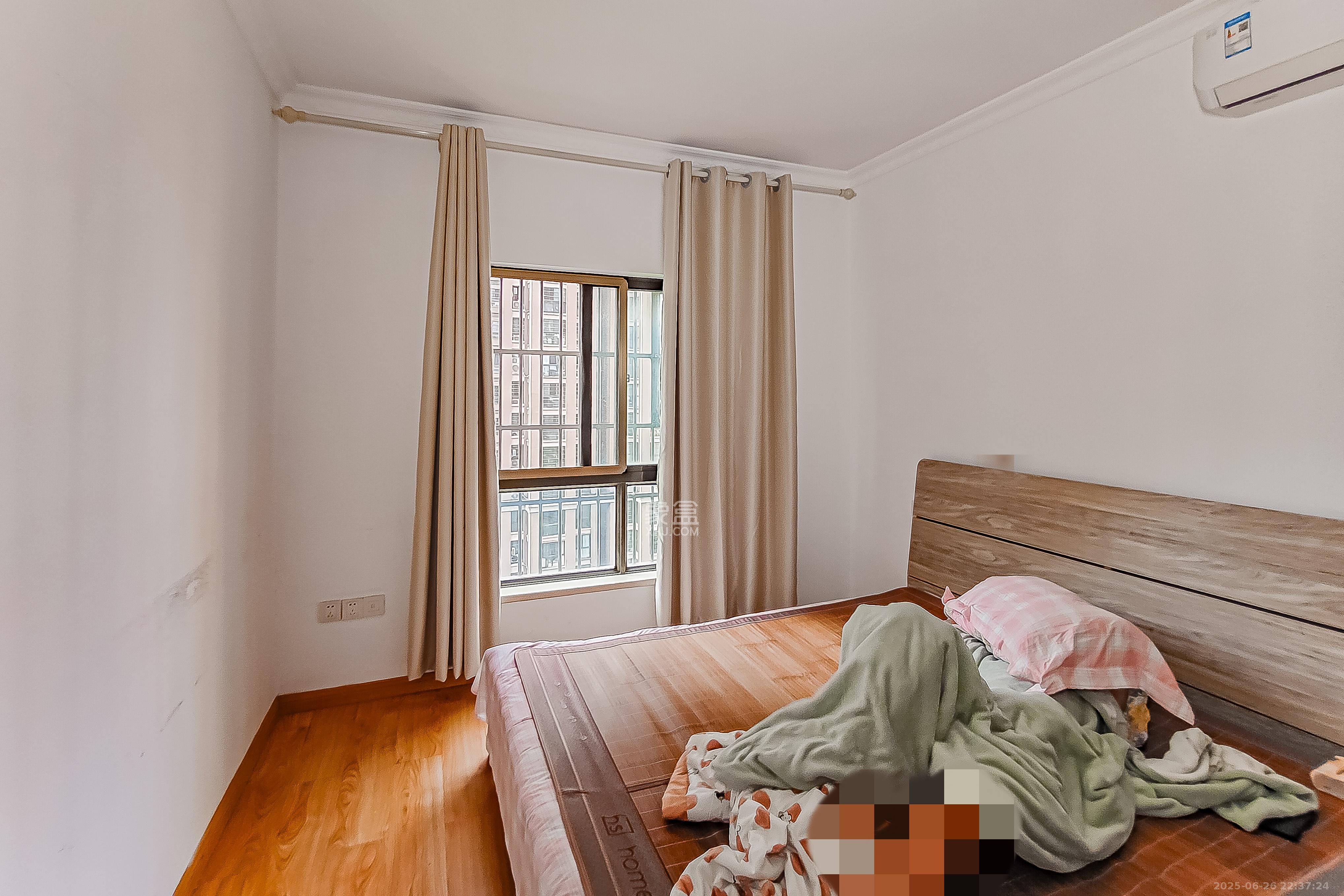 家和院  3室2厅1卫    72.0万 家和院  3室2厅1卫    72.0万卧室