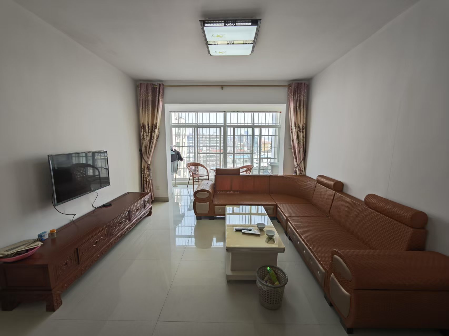 宝泰温泉花园 3室1厅1卫 120.0万 宝泰温泉花园 3室1厅1卫 120.0万室内图