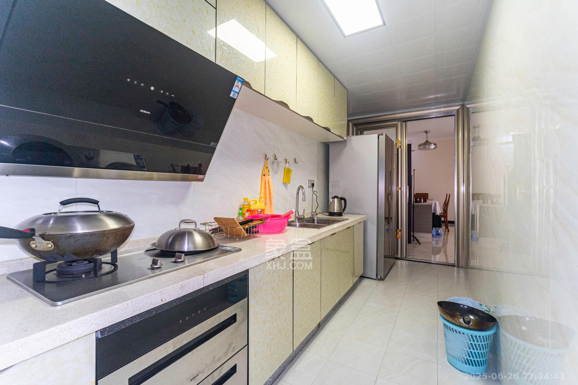 蓝山郡 3室2厅2卫 91.8万 蓝山郡 3室2厅2卫 91.8万厨房