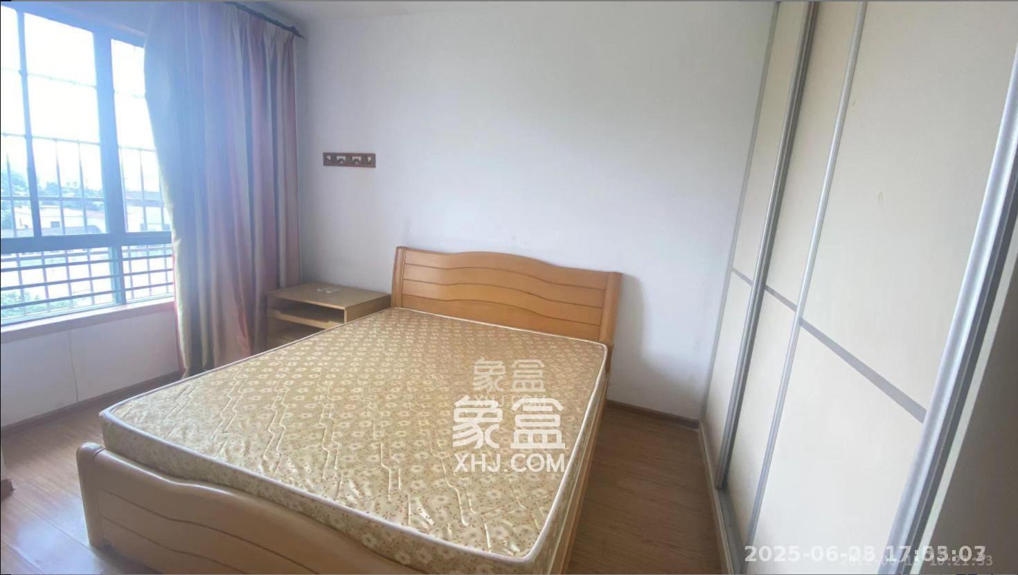 奋飞一百小区  4室2厅2卫   35.00万室内图