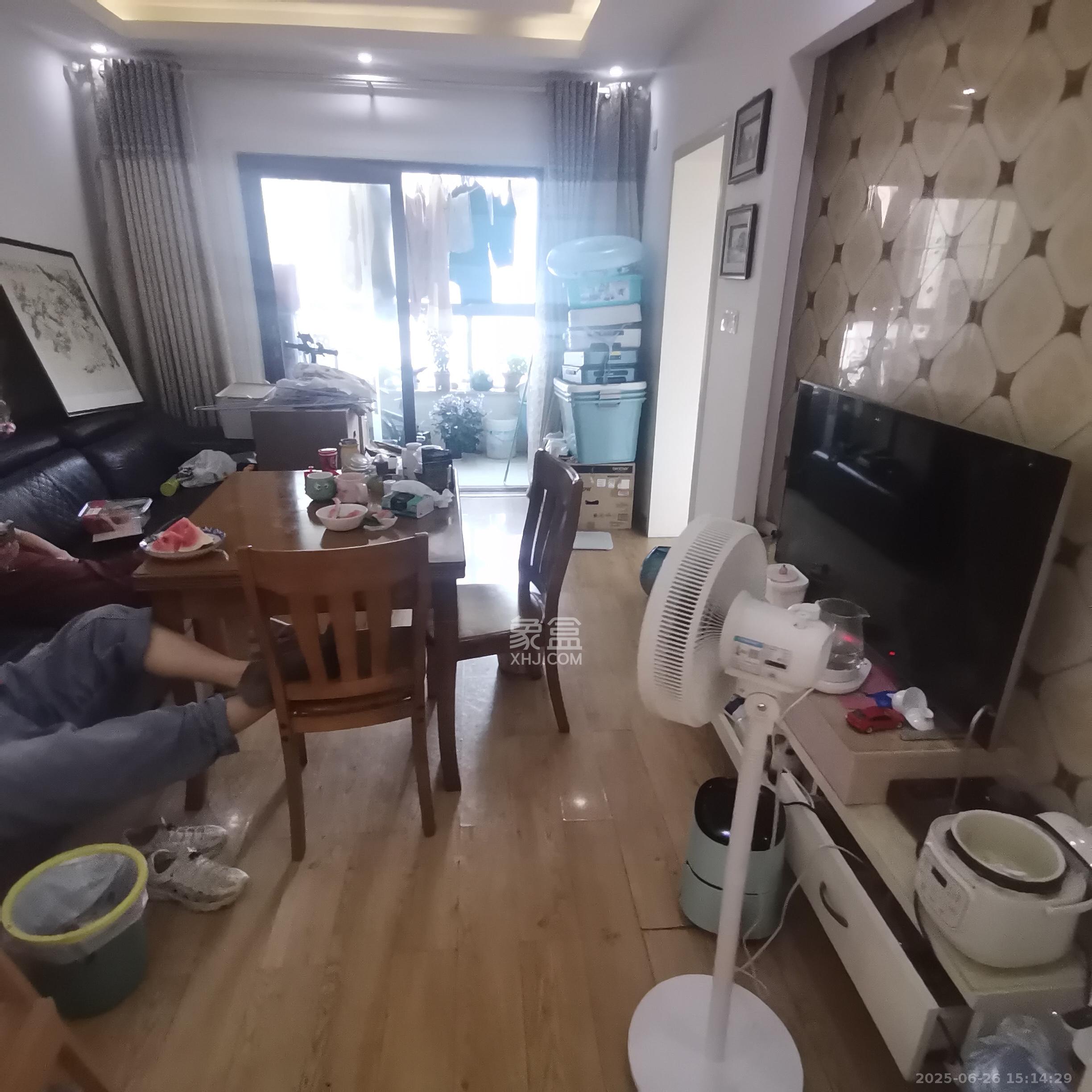 香樟兰亭(朗峰苑)  2室1厅1卫    2000.0元/月 香樟兰亭(朗峰苑)  2室1厅1卫    2000.0元/月室内图