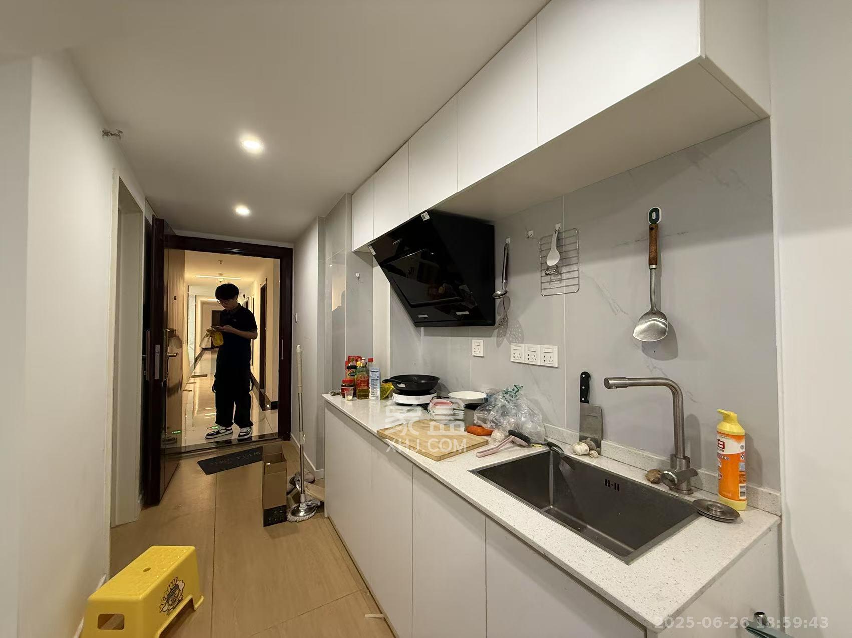 碧桂园印象  2室1厅1卫    2700.0元/月室内图