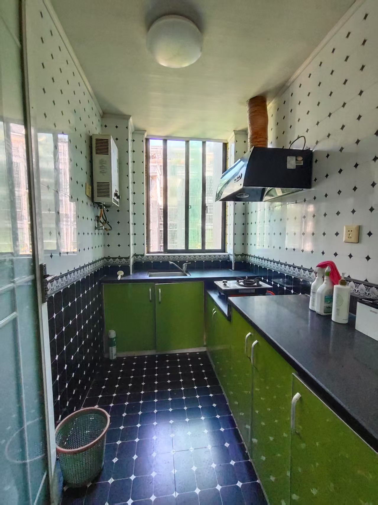 博达江洲花园  2室1厅1卫    1500.0元/月 博达江洲花园  2室1厅1卫    1500.0元/月室内图