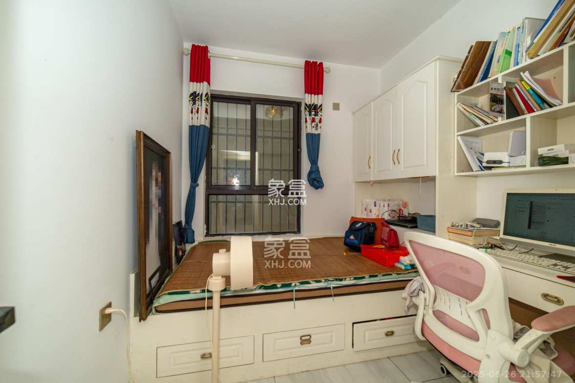 金科时代中心  3室2厅1卫    72.0万 金科时代中心  3室2厅1卫    72.0万卧室