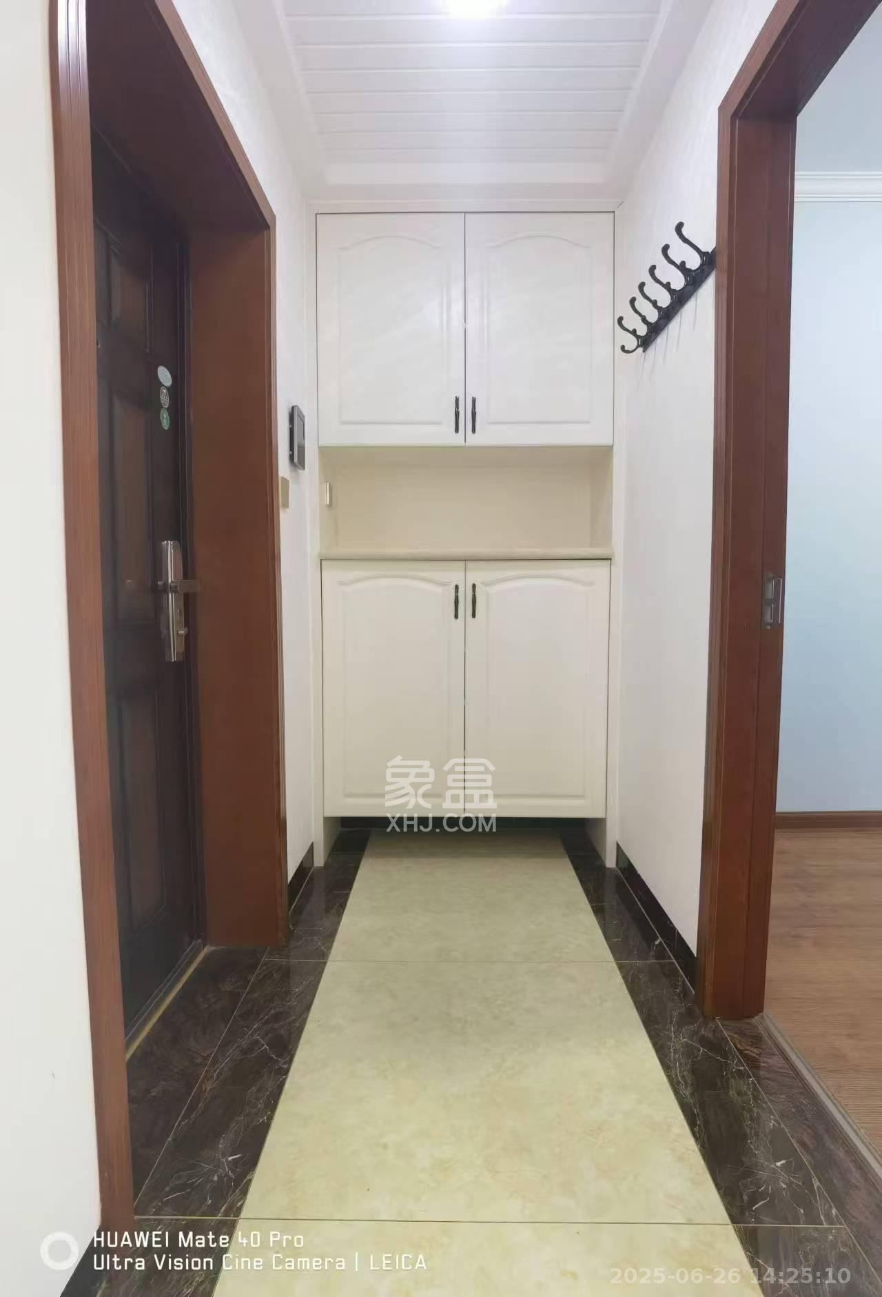 荣盛花语馨苑  3室2厅1卫   2600.00元/月室内图
