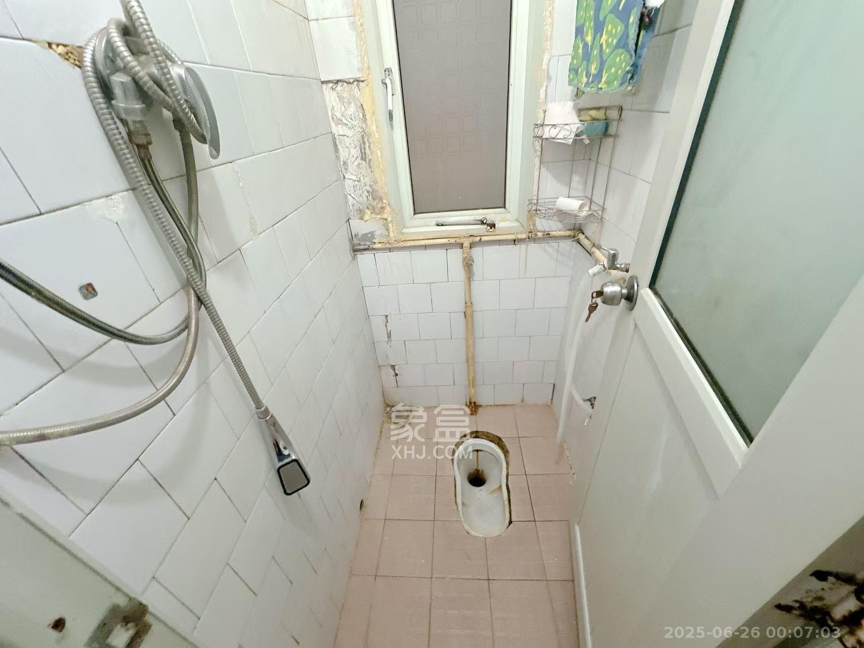 吉景小区 3室1厅1卫 1600.0元/月 吉景小区 3室1厅1卫 1600.0元/月室内图