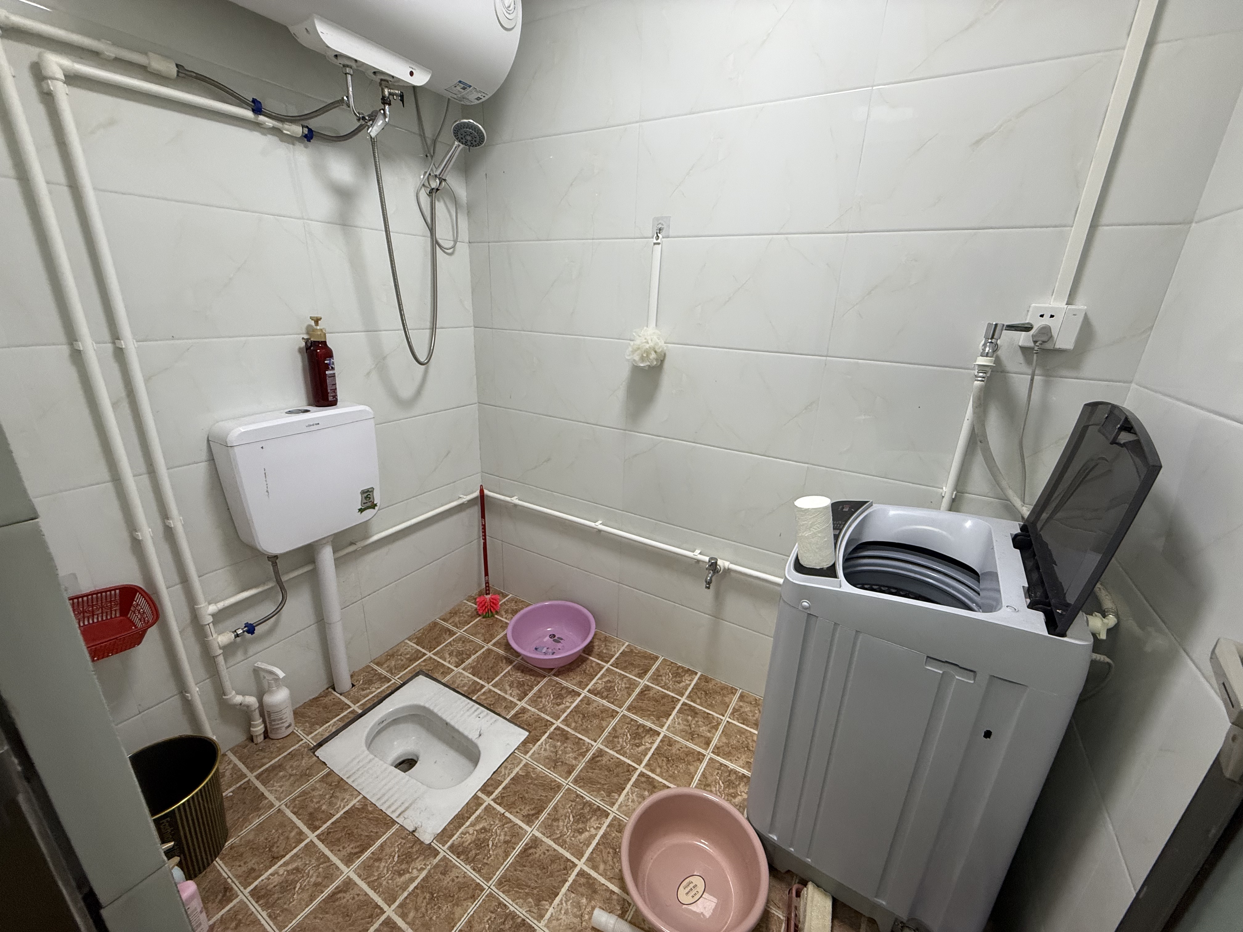 溪谷新村 1室1厅1卫 700.0元/月 溪谷新村 1室1厅1卫 700.0元/月室内图