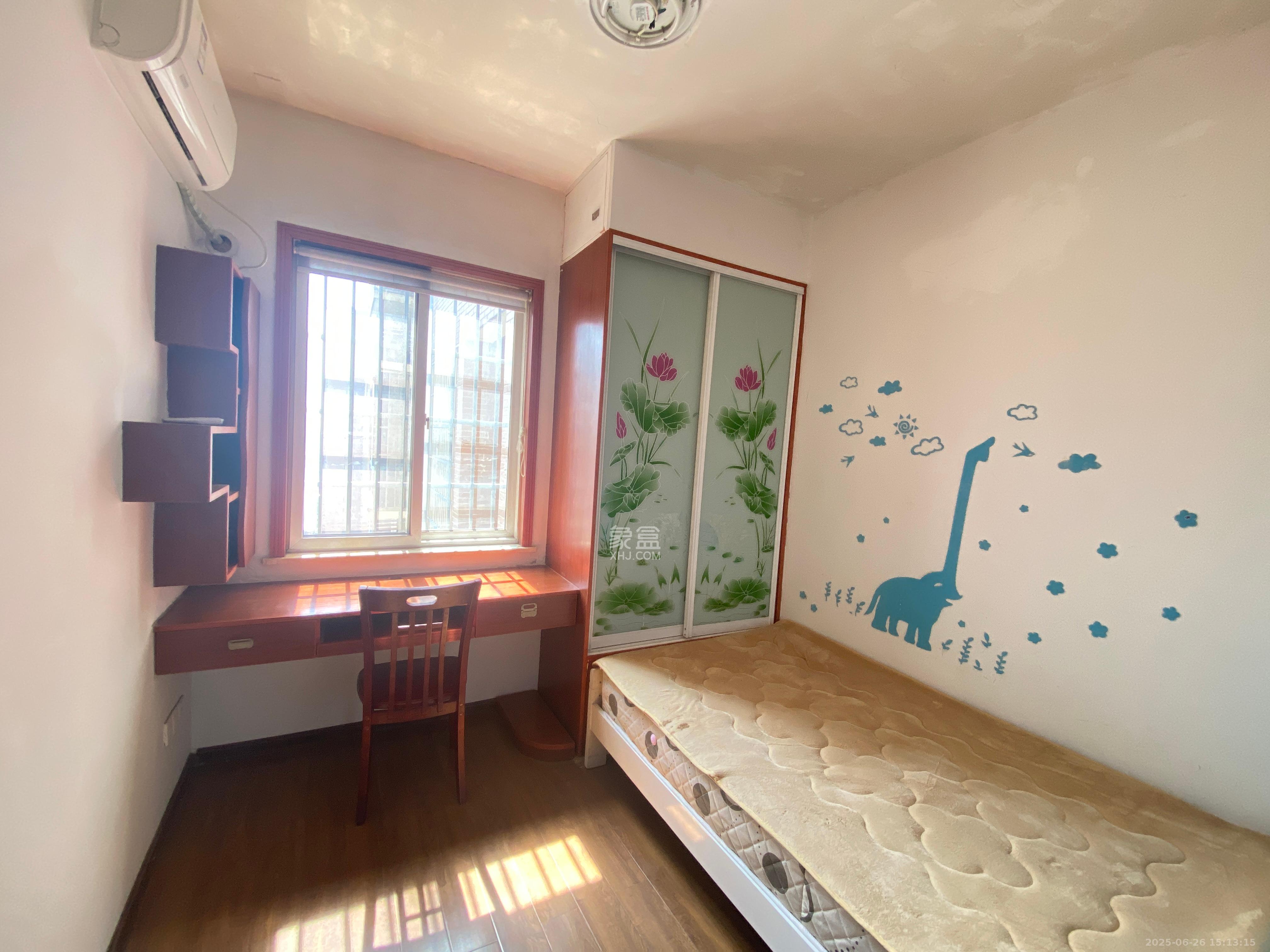 楚天世纪城东苑  3室2厅2卫    1900.0元/月室内图