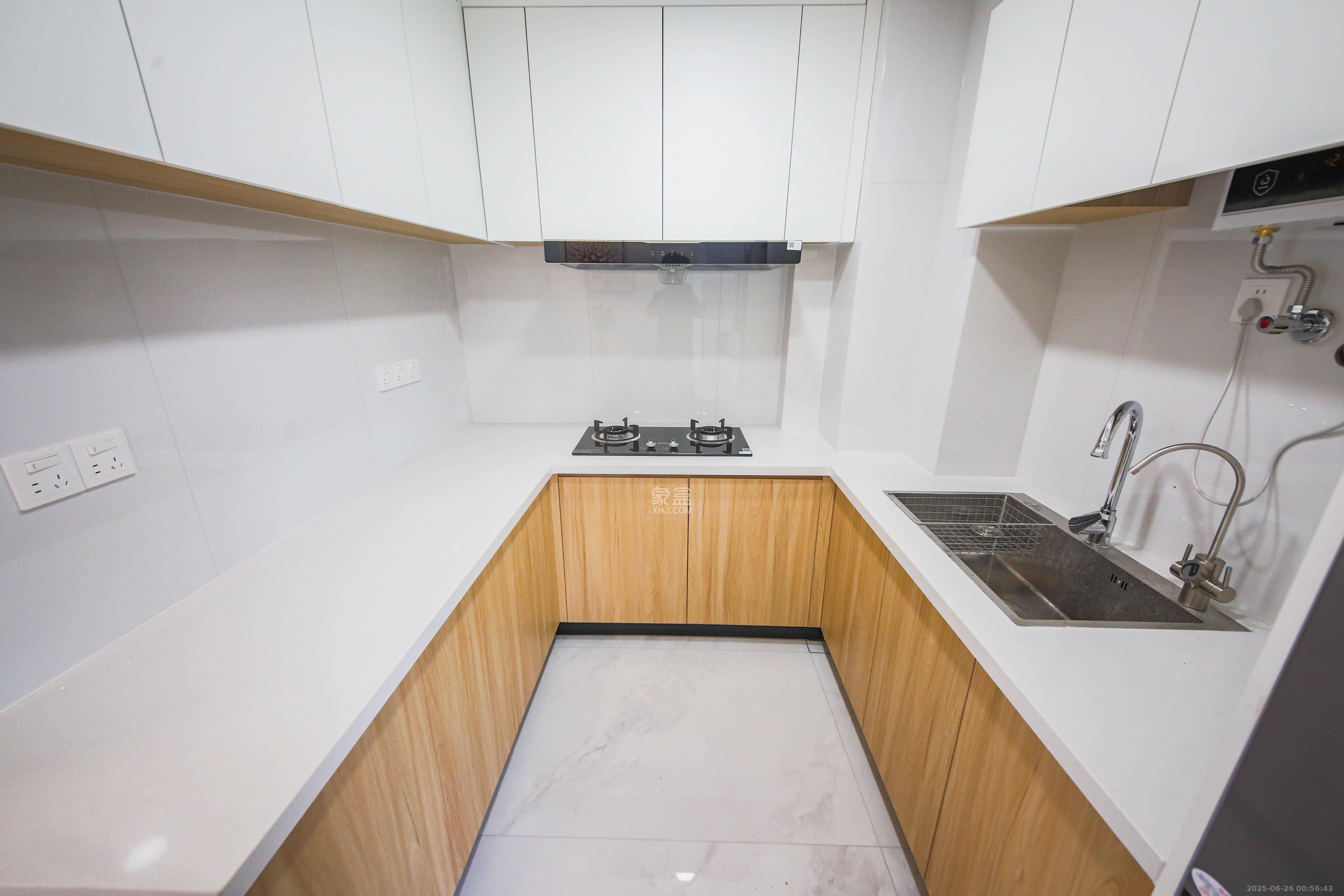 和庄  3室2厅2卫    98.0万 和庄  3室2厅2卫    98.0万厨房