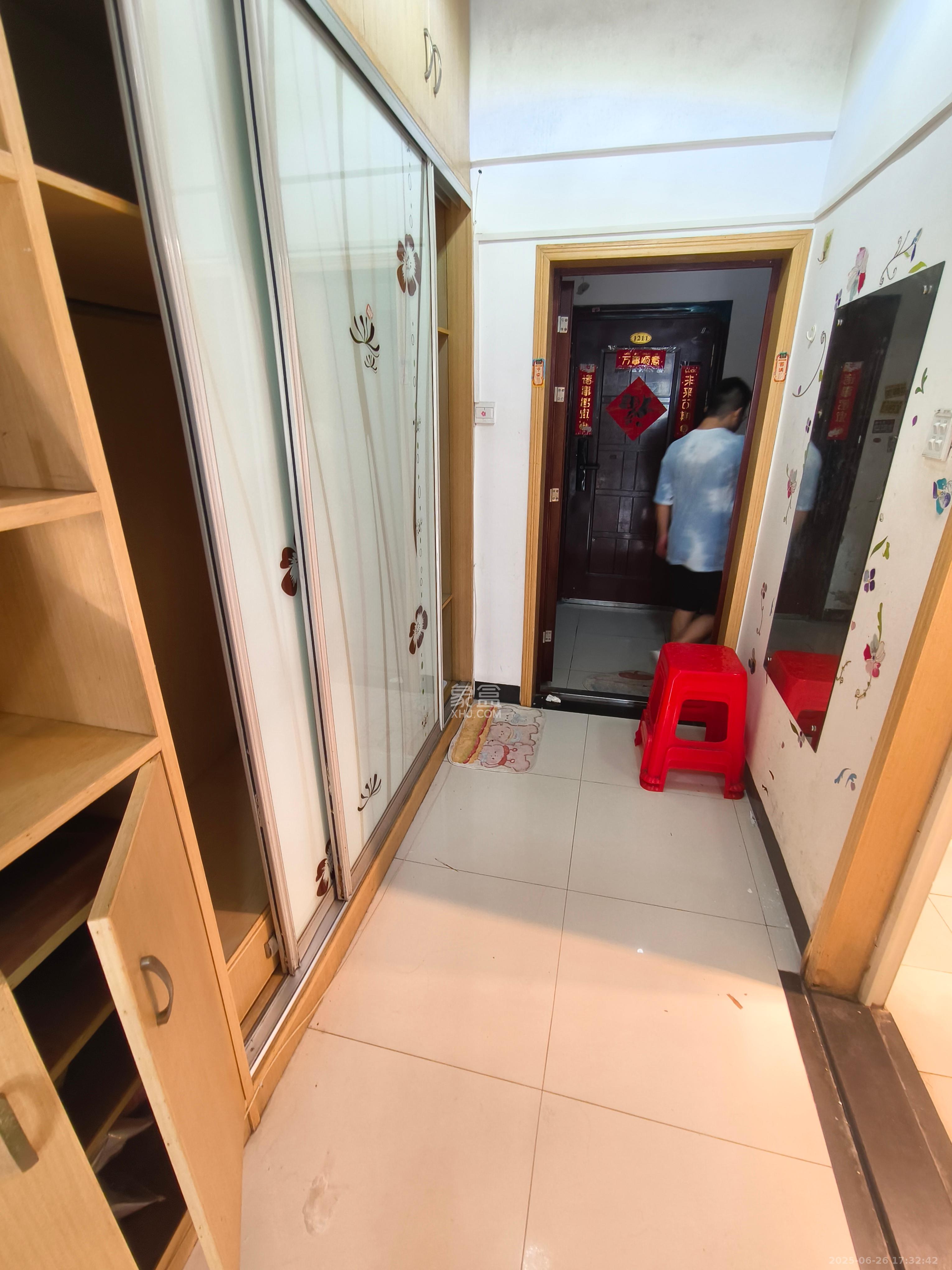 金谷大厦（桐梓坡西路）  1室0厅1卫   1400.00元/月室内图