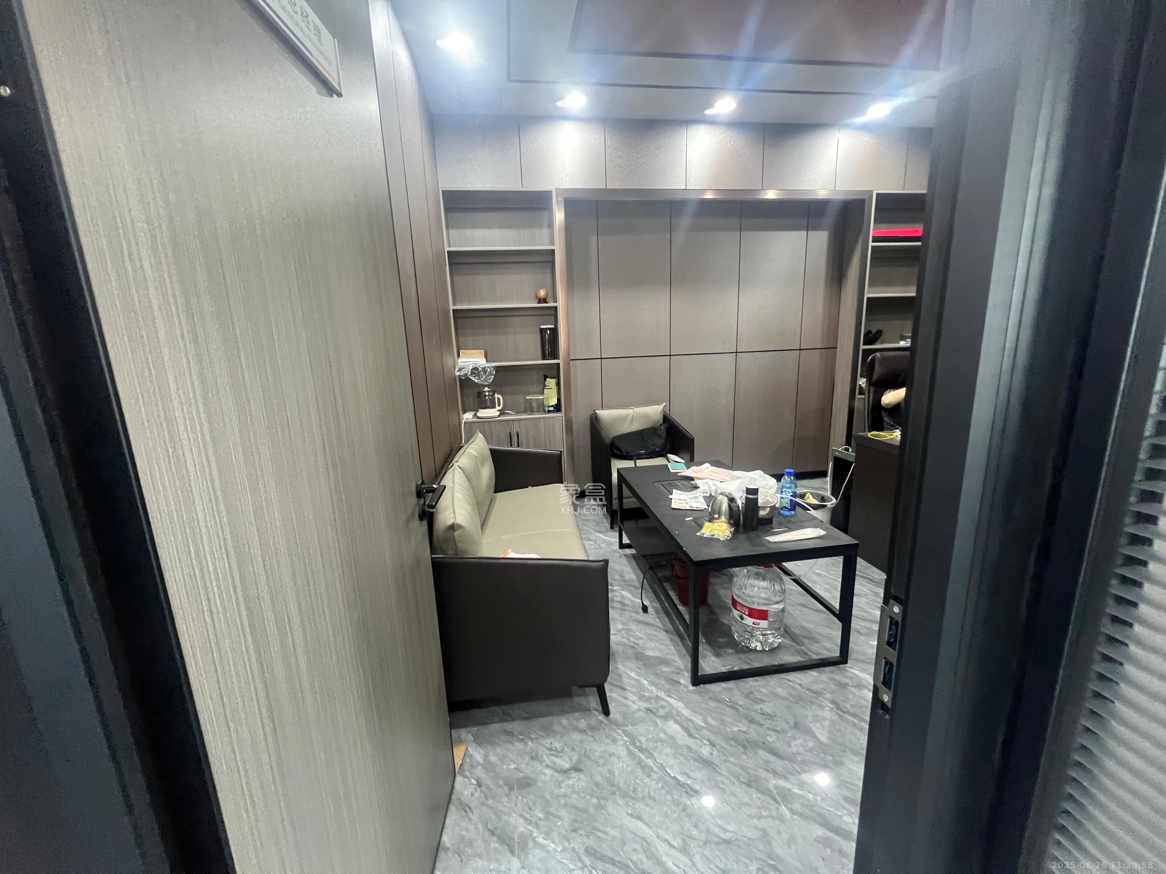 华润置地广场二期 3室1厅1卫 8800.0元/月 华润置地广场二期 3室1厅1卫 8800.0元/月室内图