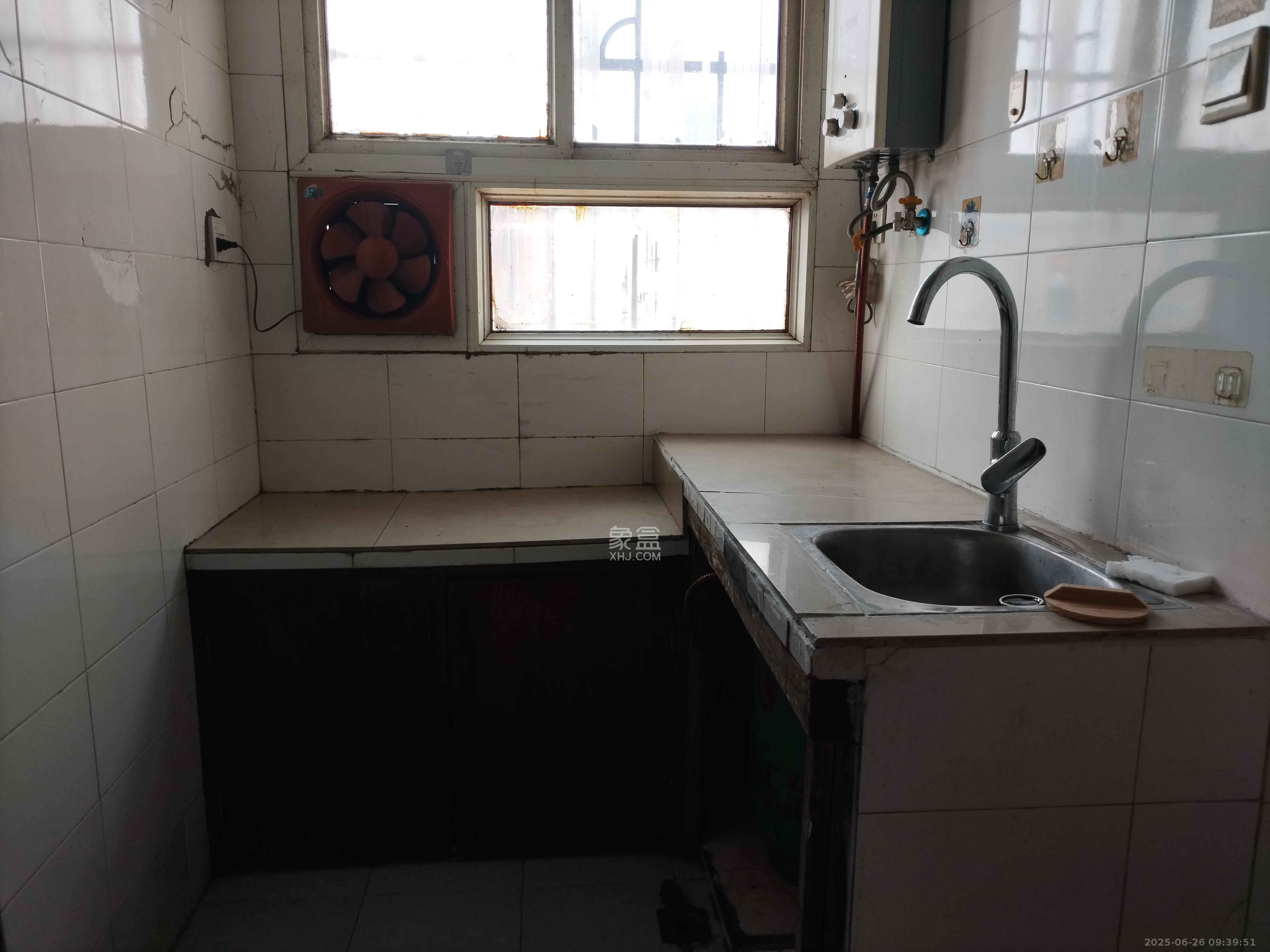 德政园  1室2厅1卫    1200.0元/月 德政园  1室2厅1卫    1200.0元/月室内图