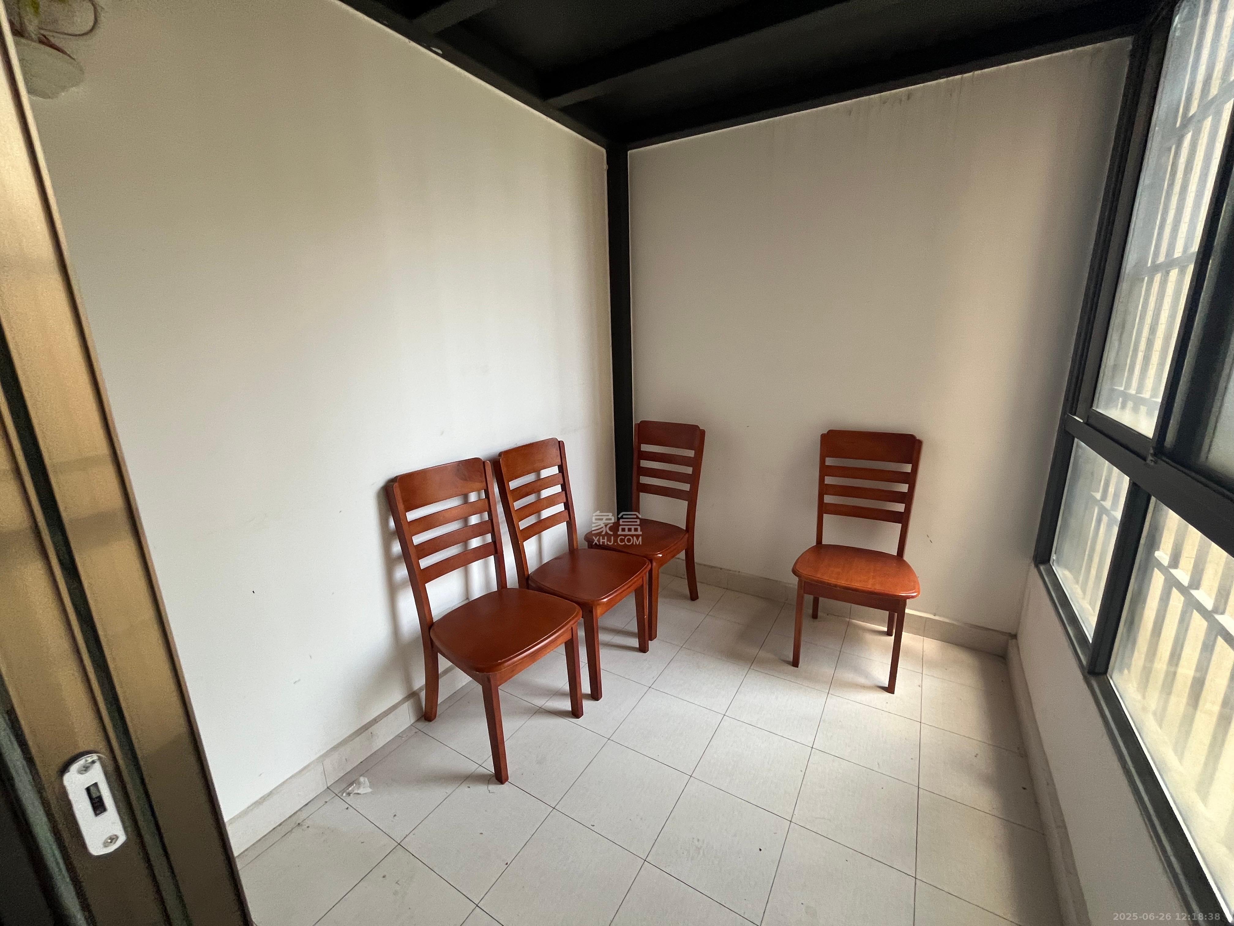 钱隆世家 2室2厅1卫 2000.0元/月 钱隆世家 2室2厅1卫 2000.0元/月室内图