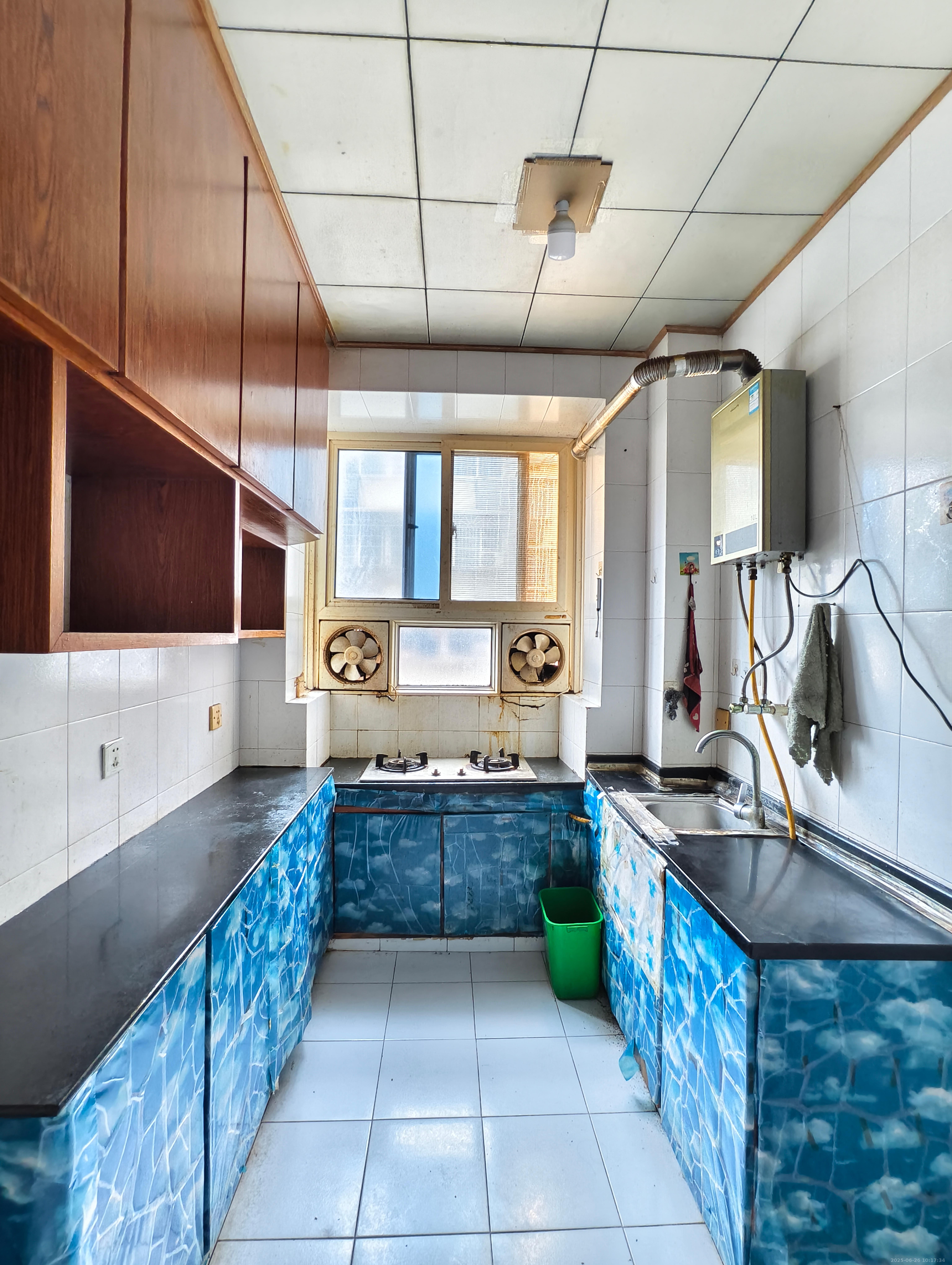 岳银小区（一二三五村）  3室2厅2卫    2200.0元/月室内图