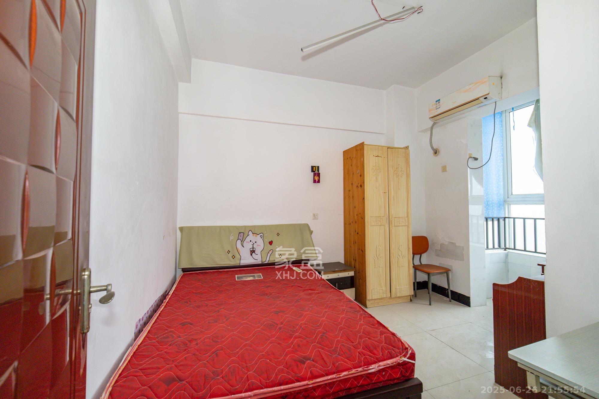 香槟小镇(香槟花苑）  1室1厅1卫    19.8万卧室