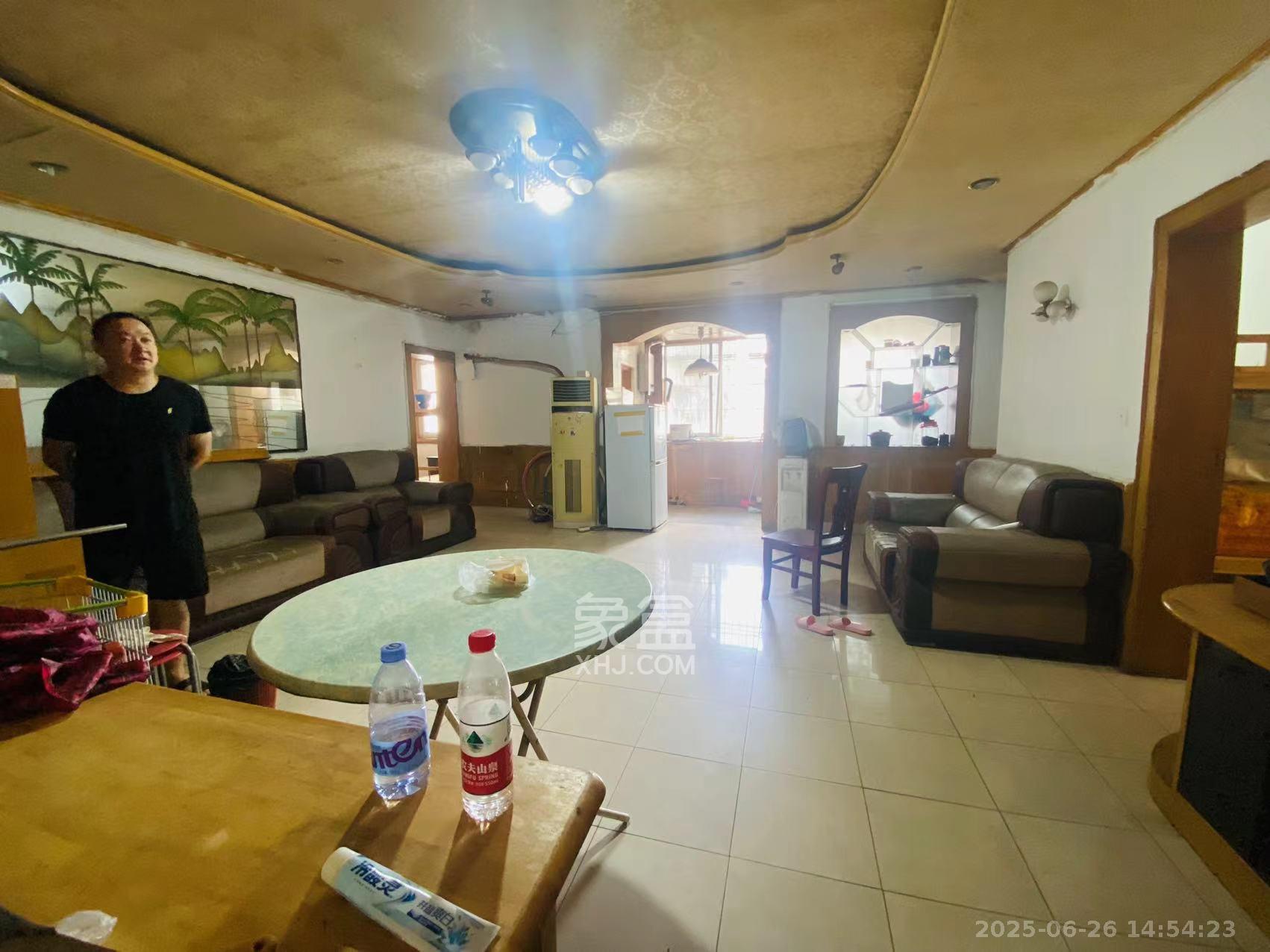 戥子桥散盘  4室2厅1卫    2700.0元/月 戥子桥散盘  4室2厅1卫    2700.0元/月室内图