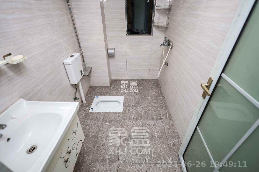 长房云时代  3室2厅1卫   2300.00元/月室内图