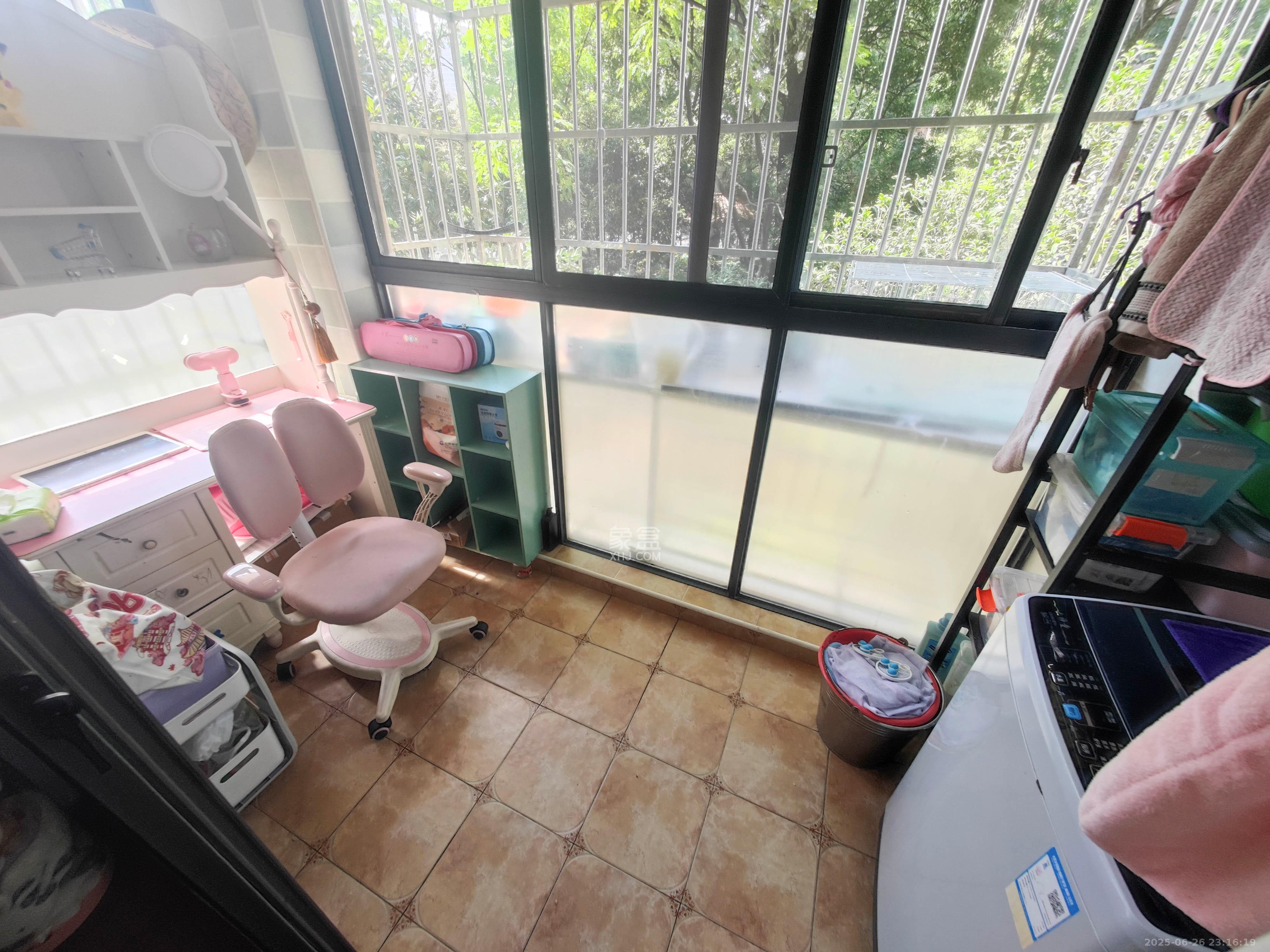 鑫天御景湾 4室2厅2卫 110.0万 鑫天御景湾 4室2厅2卫 110.0万阳台