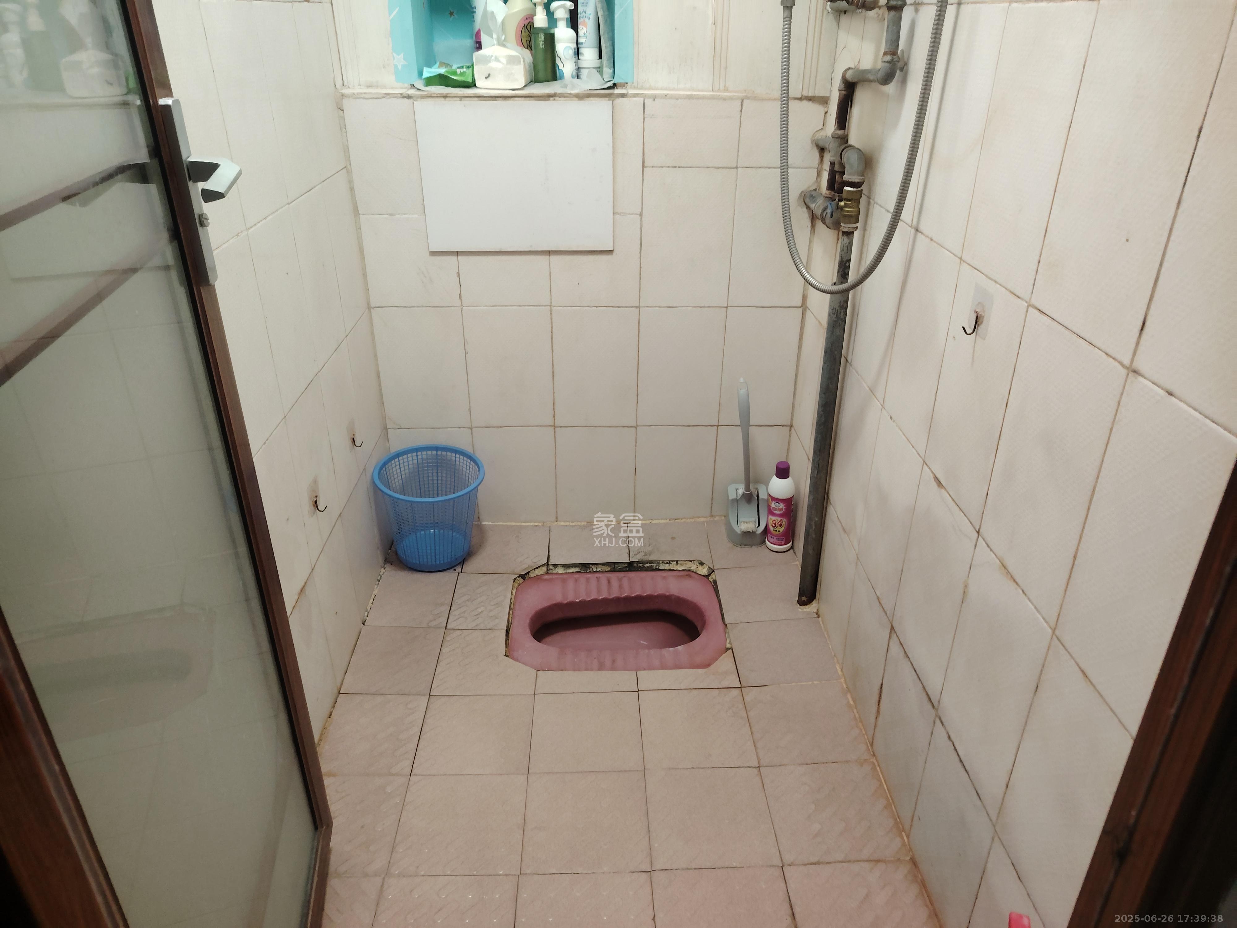 省政府五所 1室1厅1卫 1800.0元/月 省政府五所 1室1厅1卫 1800.0元/月室内图