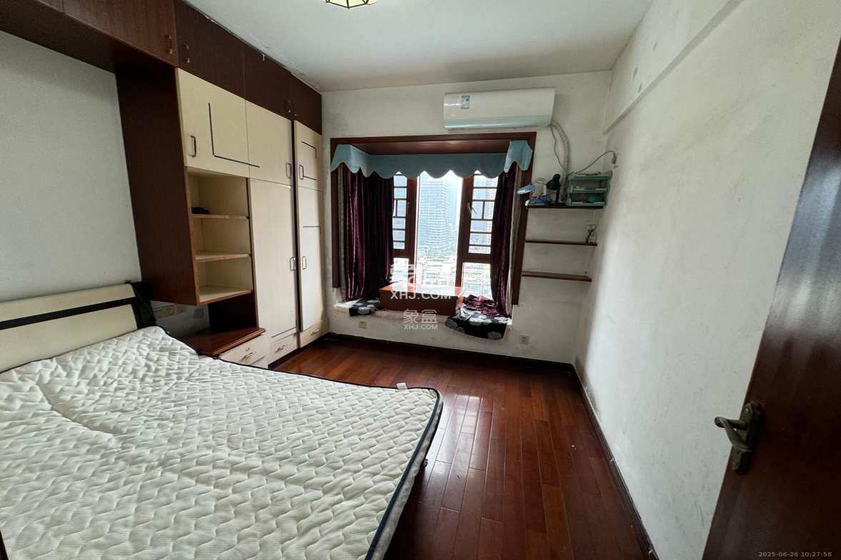 奥克大厦  4室2厅2卫    4000.0元/月 奥克大厦  4室2厅2卫    4000.0元/月室内图