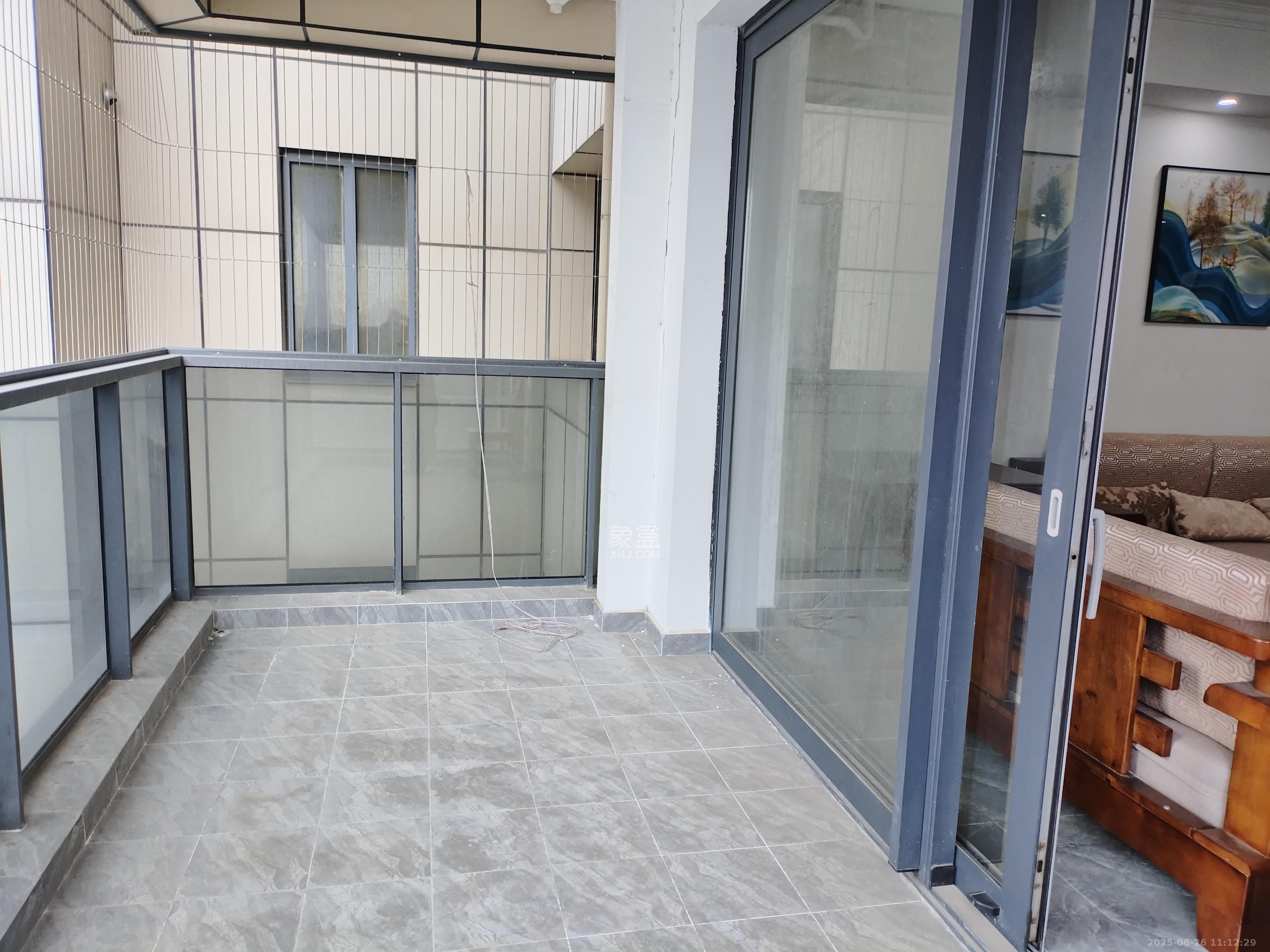 湘江壹号一二三期(创远湘江壹号) 4室2厅3卫 5500.0元/月 湘江壹号一二三期(创远湘江壹号) 4室2厅3卫 5500.0元/月室内图