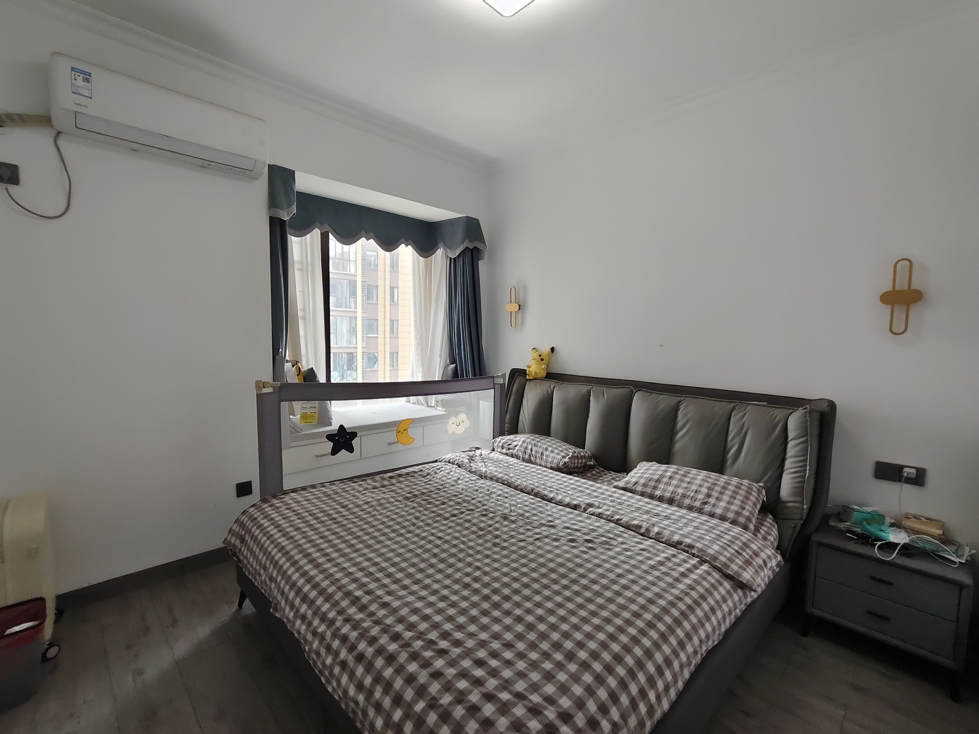 保利香槟国际 3室2厅2卫 79.8万 保利香槟国际 3室2厅2卫 79.8万客厅