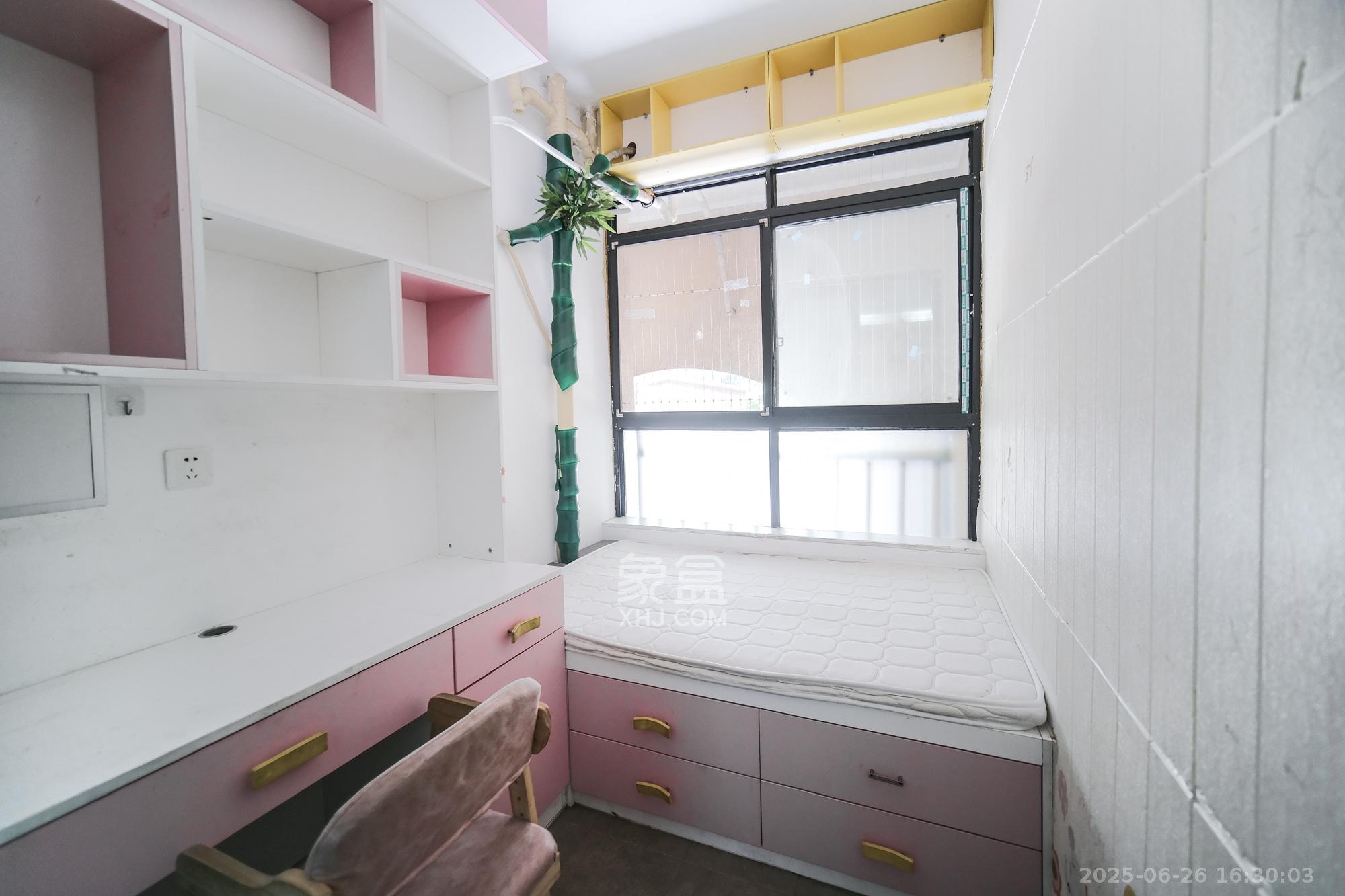 郡原居里 2室1厅1卫 46.8万 郡原居里 2室1厅1卫 46.8万阳台