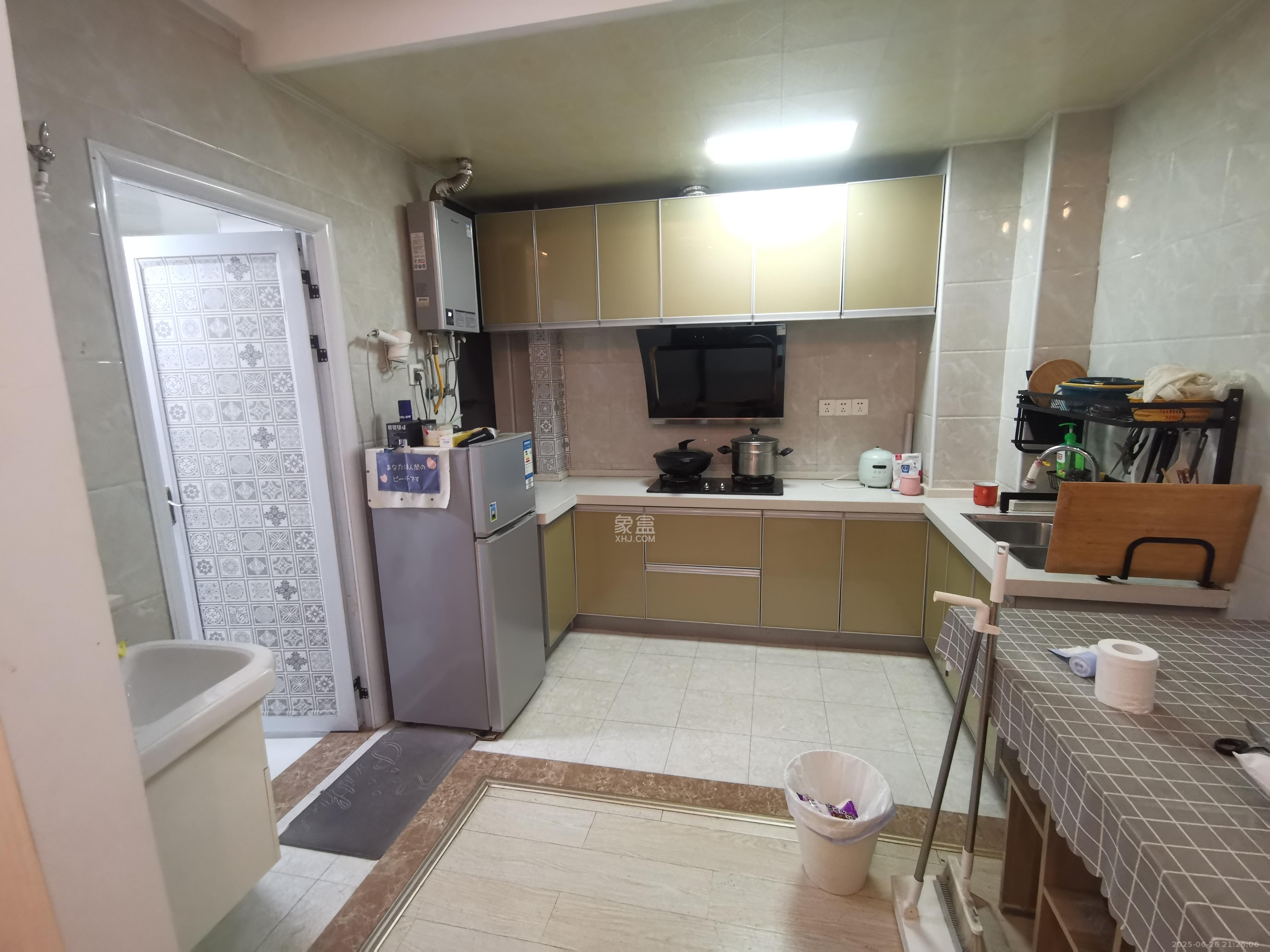 万树丹堤  1室1厅1卫   1800.00元/月