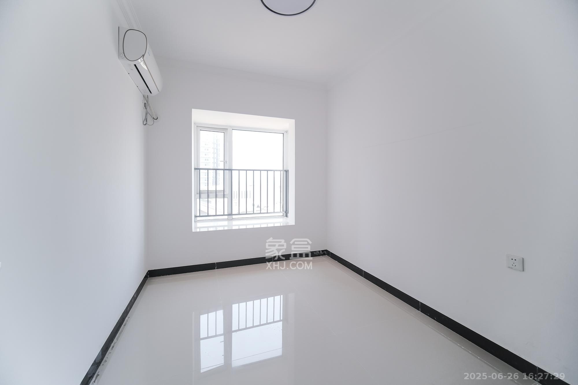 荣盛花语城 3室2厅1卫 60.5万 荣盛花语城 3室2厅1卫 60.5万卧室