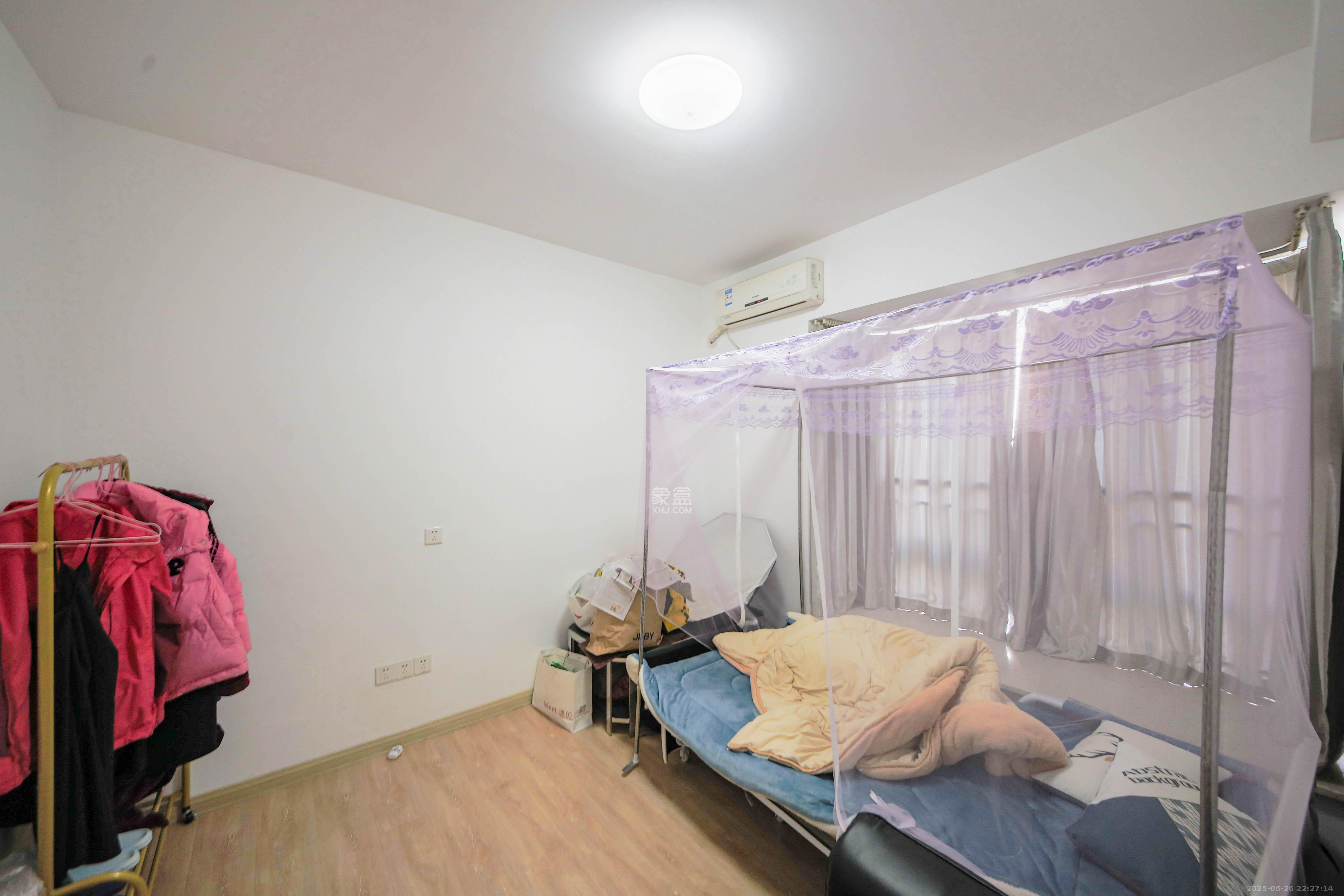 星城荣域  4室2厅2卫    143.0万 星城荣域  4室2厅2卫    143.0万卧室