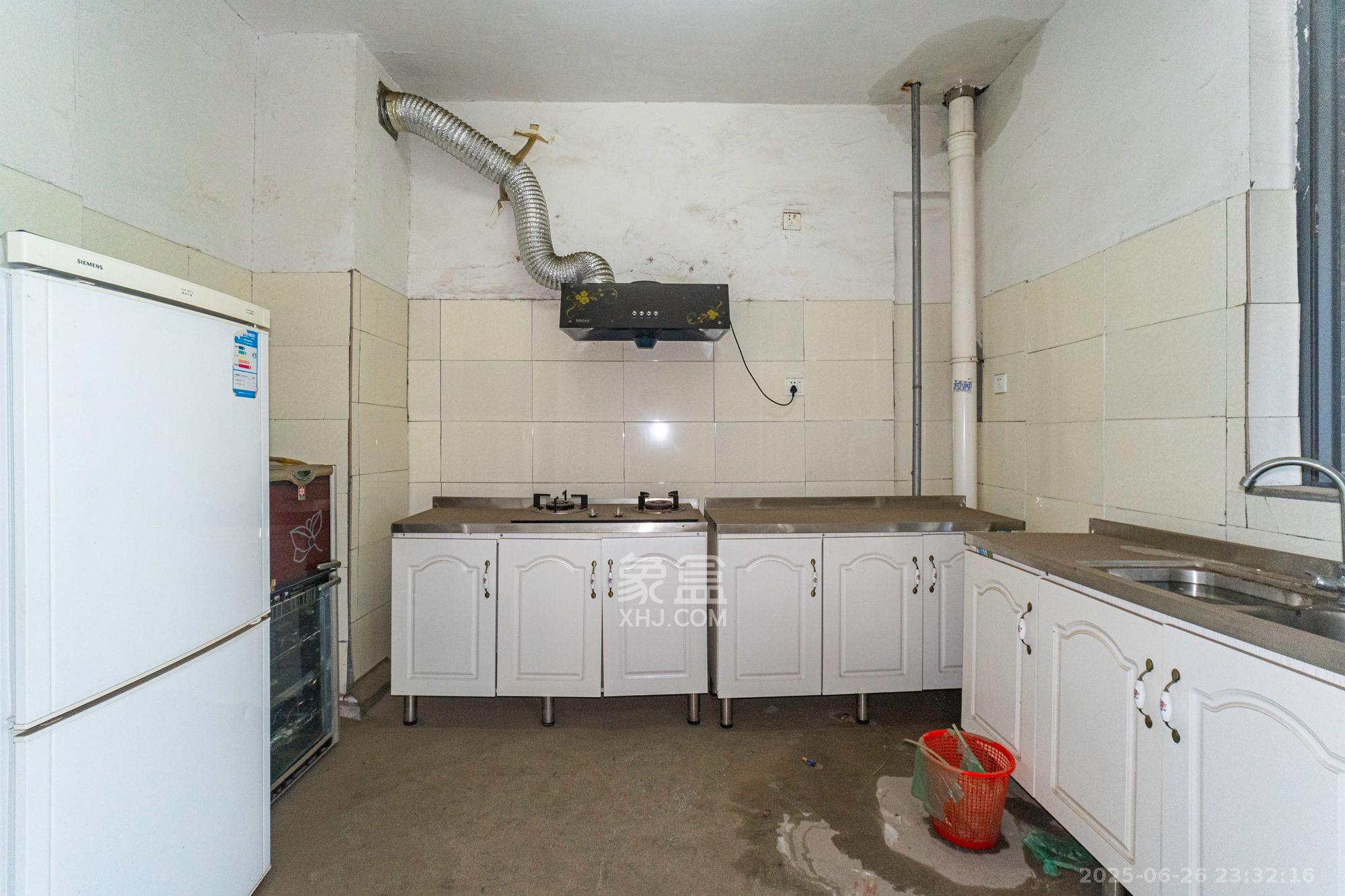 恒基凯旋门一二期 3室2厅1卫 155.98万 恒基凯旋门一二期 3室2厅1卫 155.98万厨房