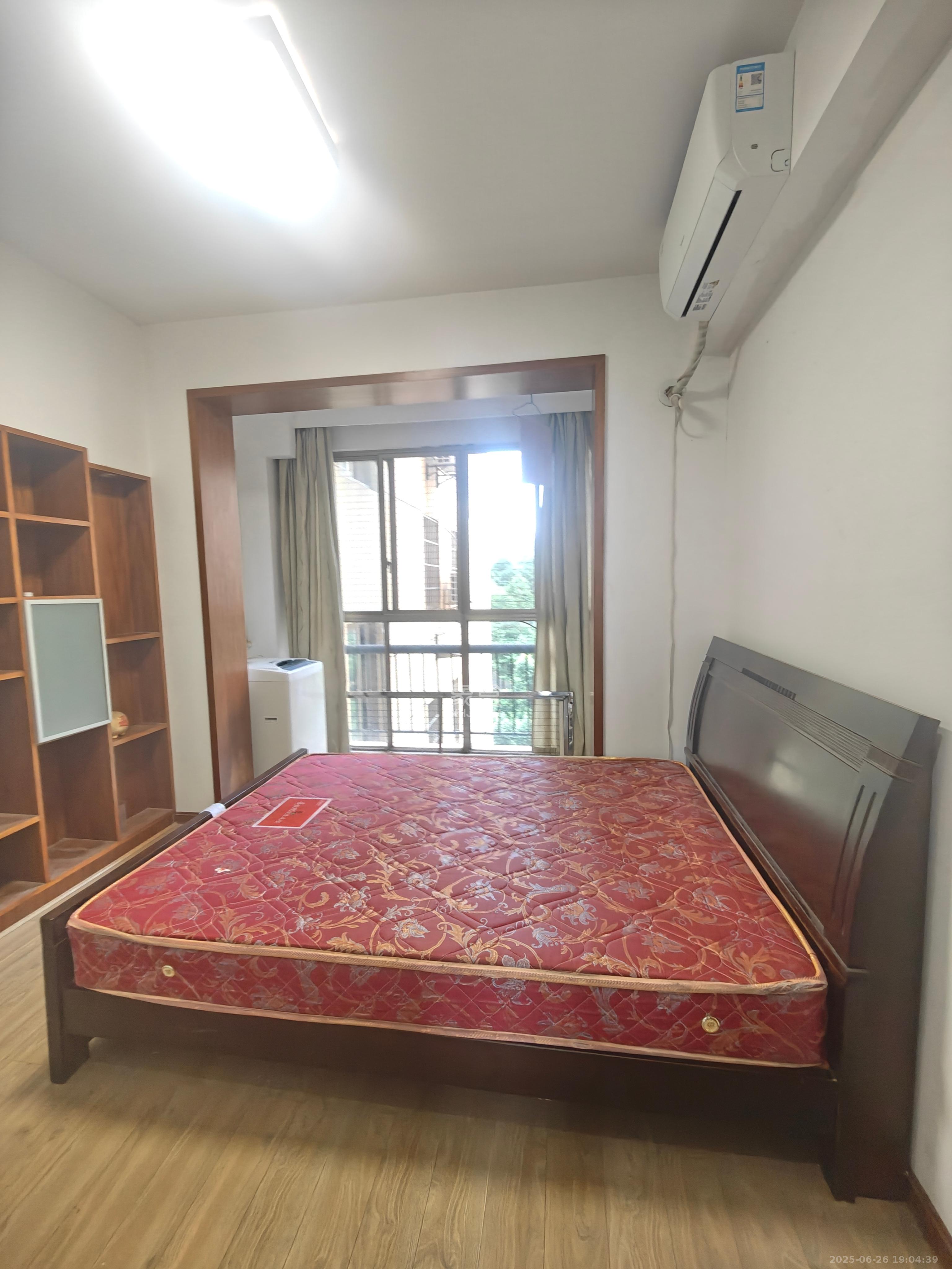 金色比华利 3室2厅2卫 2500.0元/月 金色比华利 3室2厅2卫 2500.0元/月室内图