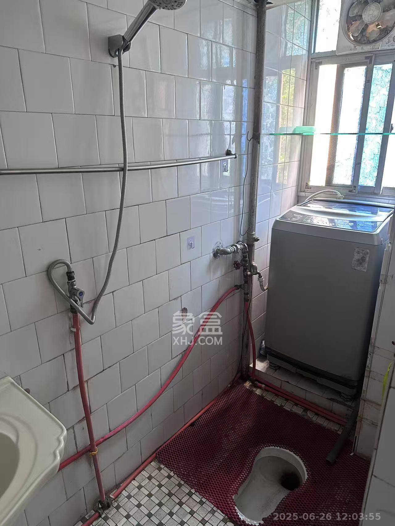 老鸦冲社区  3室2厅1卫   2400.00元/月室内图