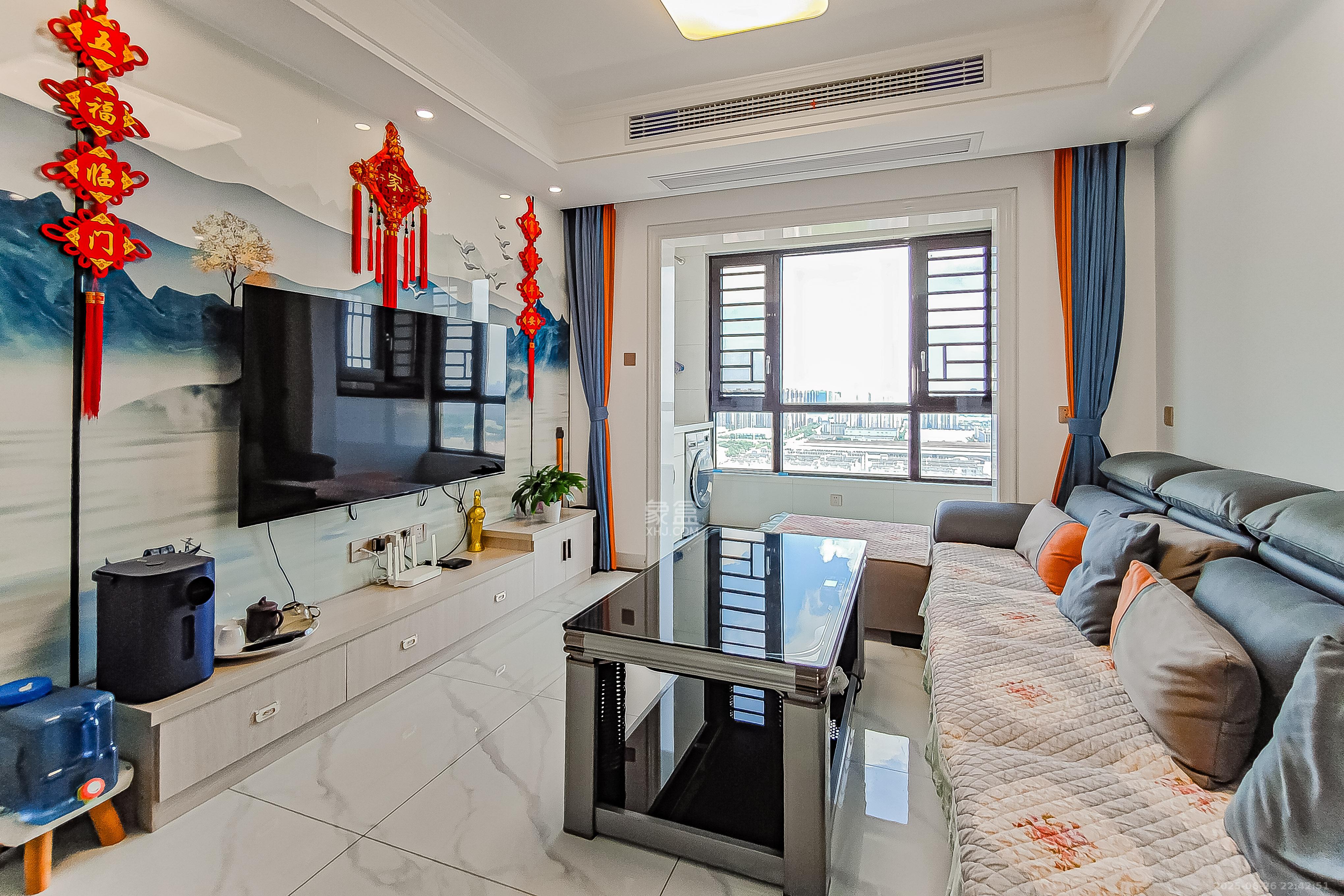 华润置地广场二期  3室2厅2卫    89.8万 华润置地广场二期  3室2厅2卫    89.8万客厅