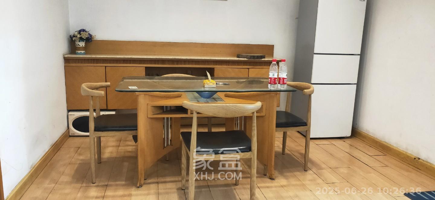 五一东村  3室2厅1卫    2300.0元/月室内图