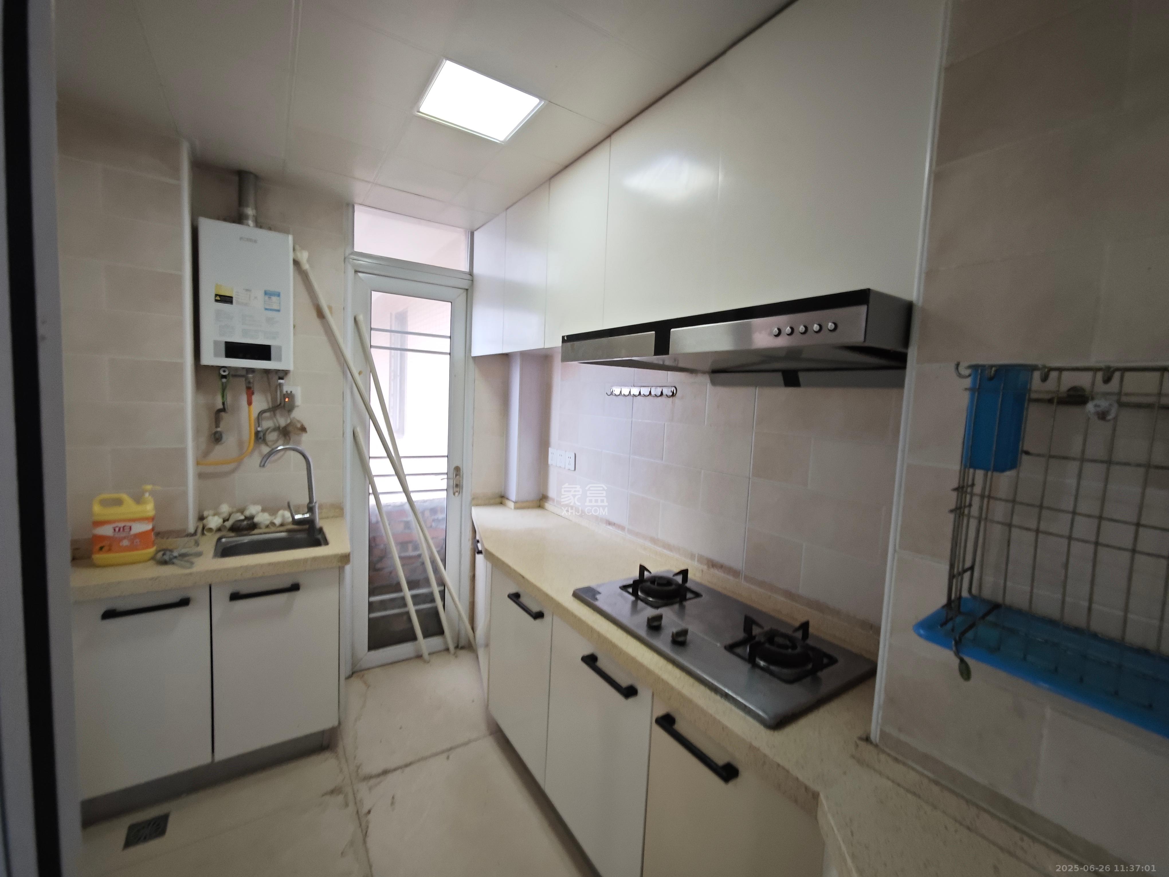 恒广国际景园一二区 1室2厅1卫 1900.0元/月 恒广国际景园一二区 1室2厅1卫 1900.0元/月室内图