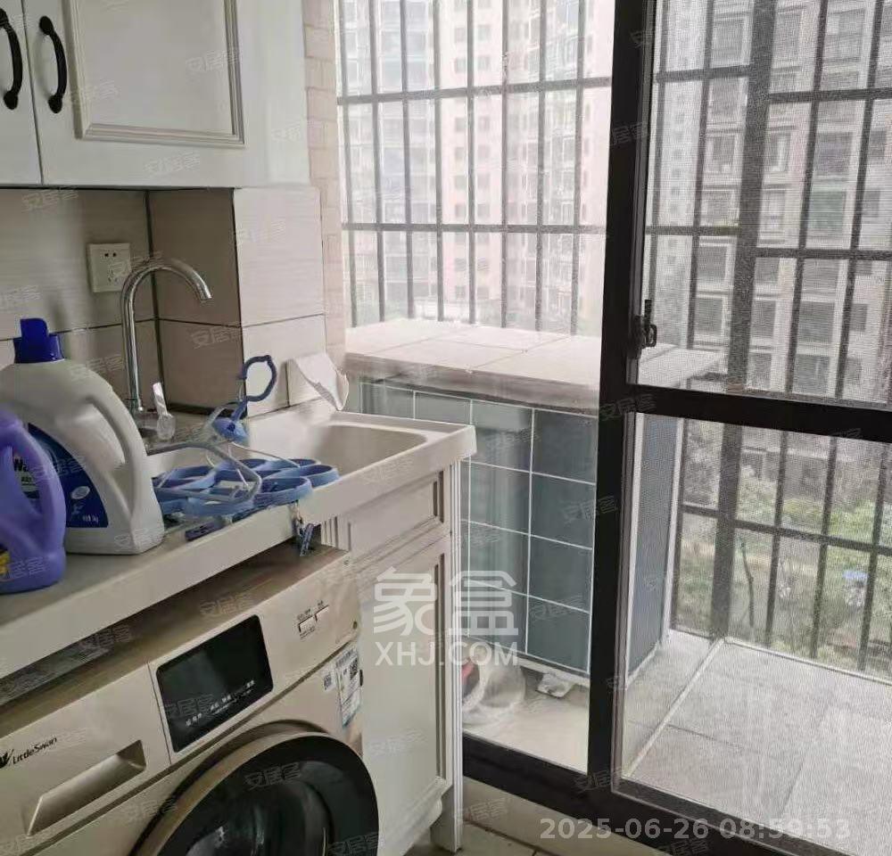 康桥长郡  4室2厅2卫   2800.00元/月室内图