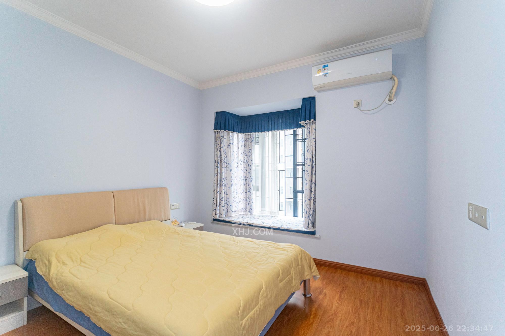 蓝山郡 3室2厅2卫 91.8万 蓝山郡 3室2厅2卫 91.8万卧室