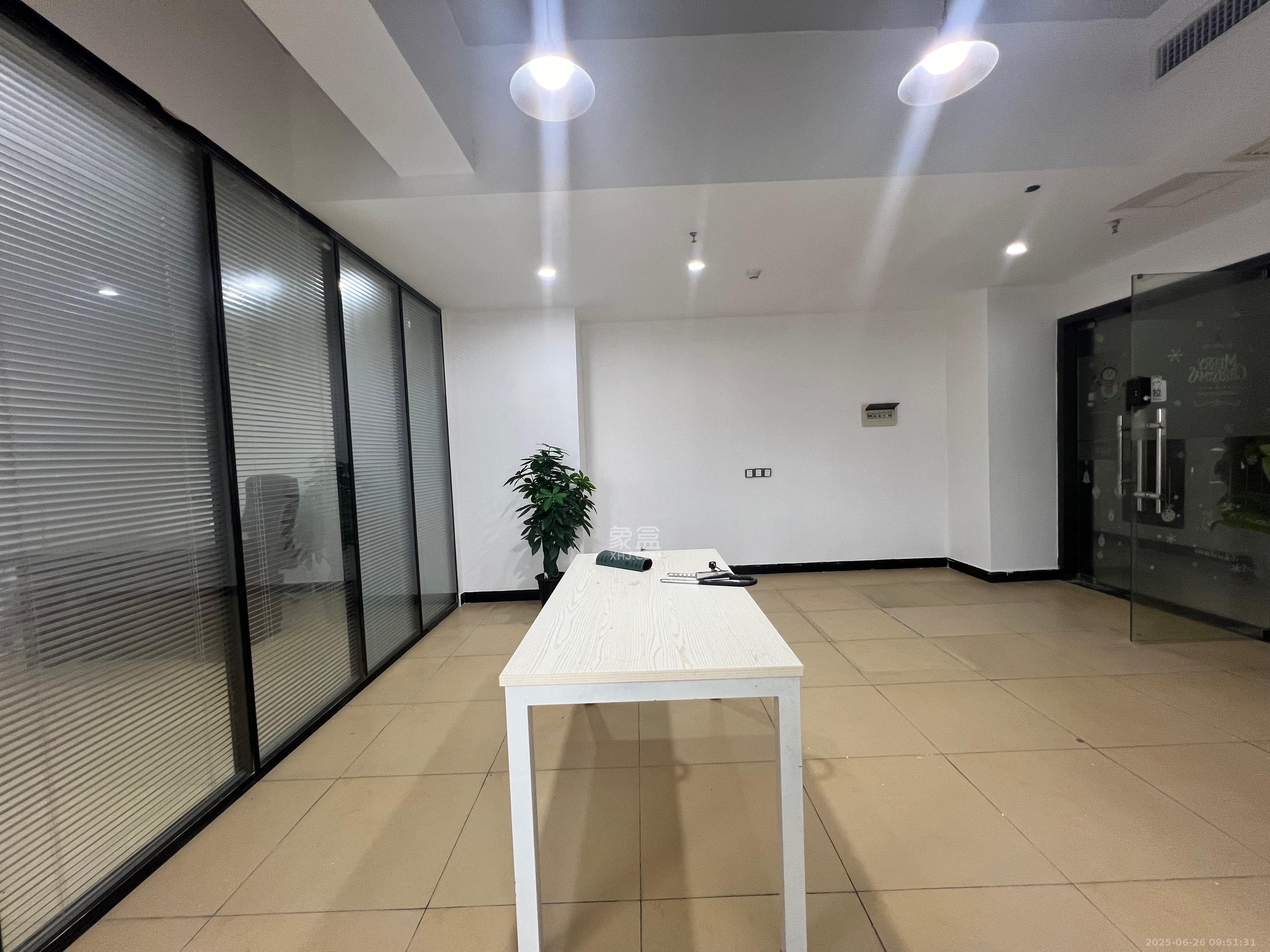 铭诚摩根  3室1厅0卫    5500.0元/月 铭诚摩根  3室1厅0卫    5500.0元/月室内图