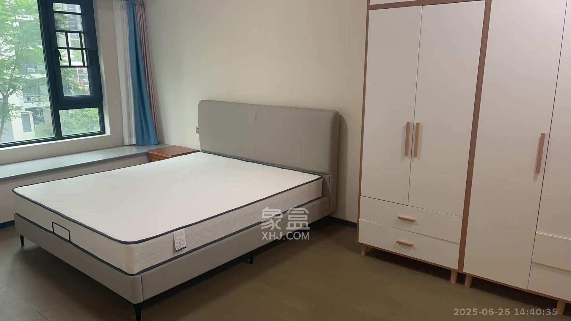 中海阅麓山二期  3室1厅1卫   3500.00元/月室内图