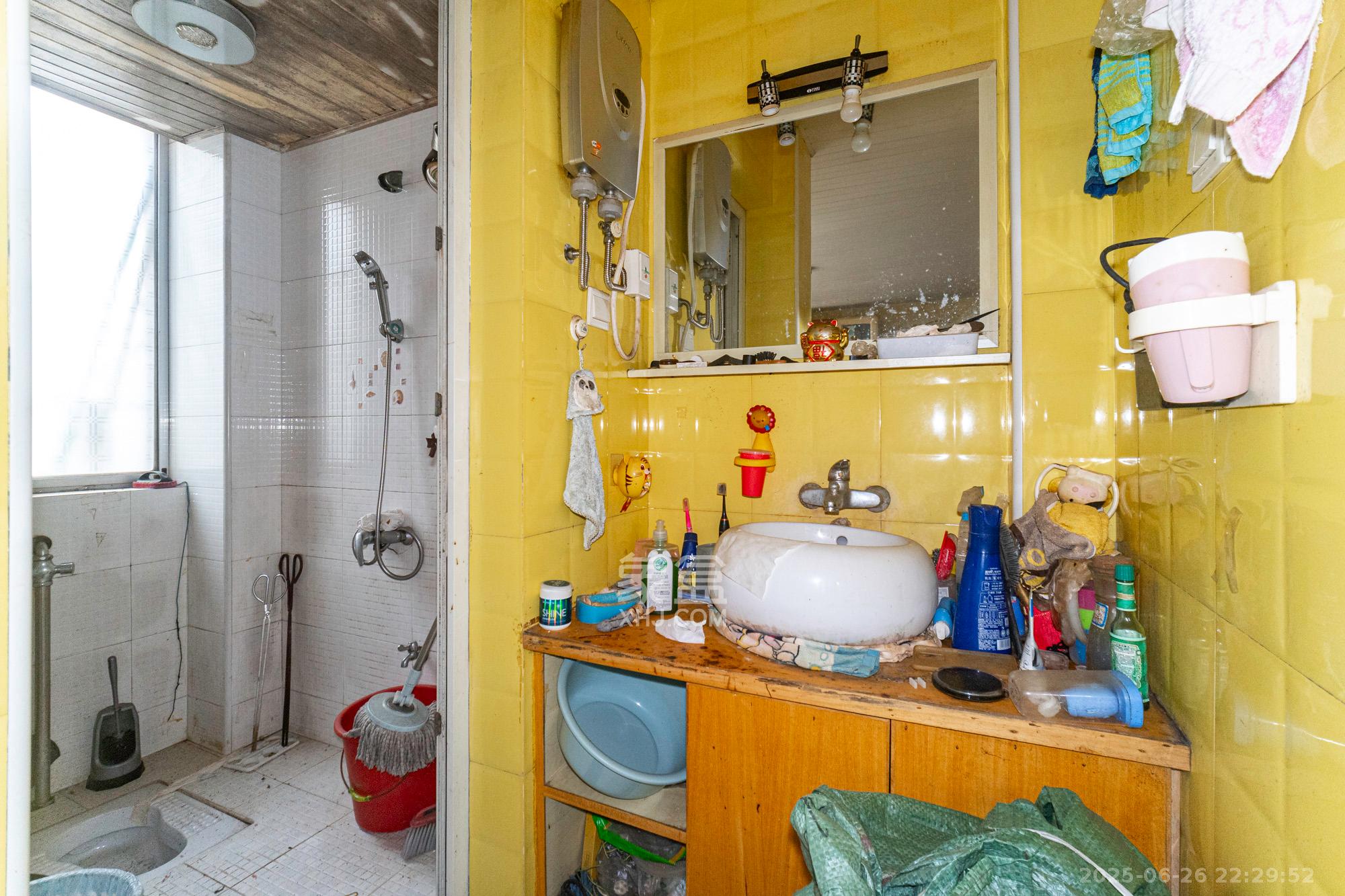 湘绣城  2室2厅1卫    28.8万卫生间