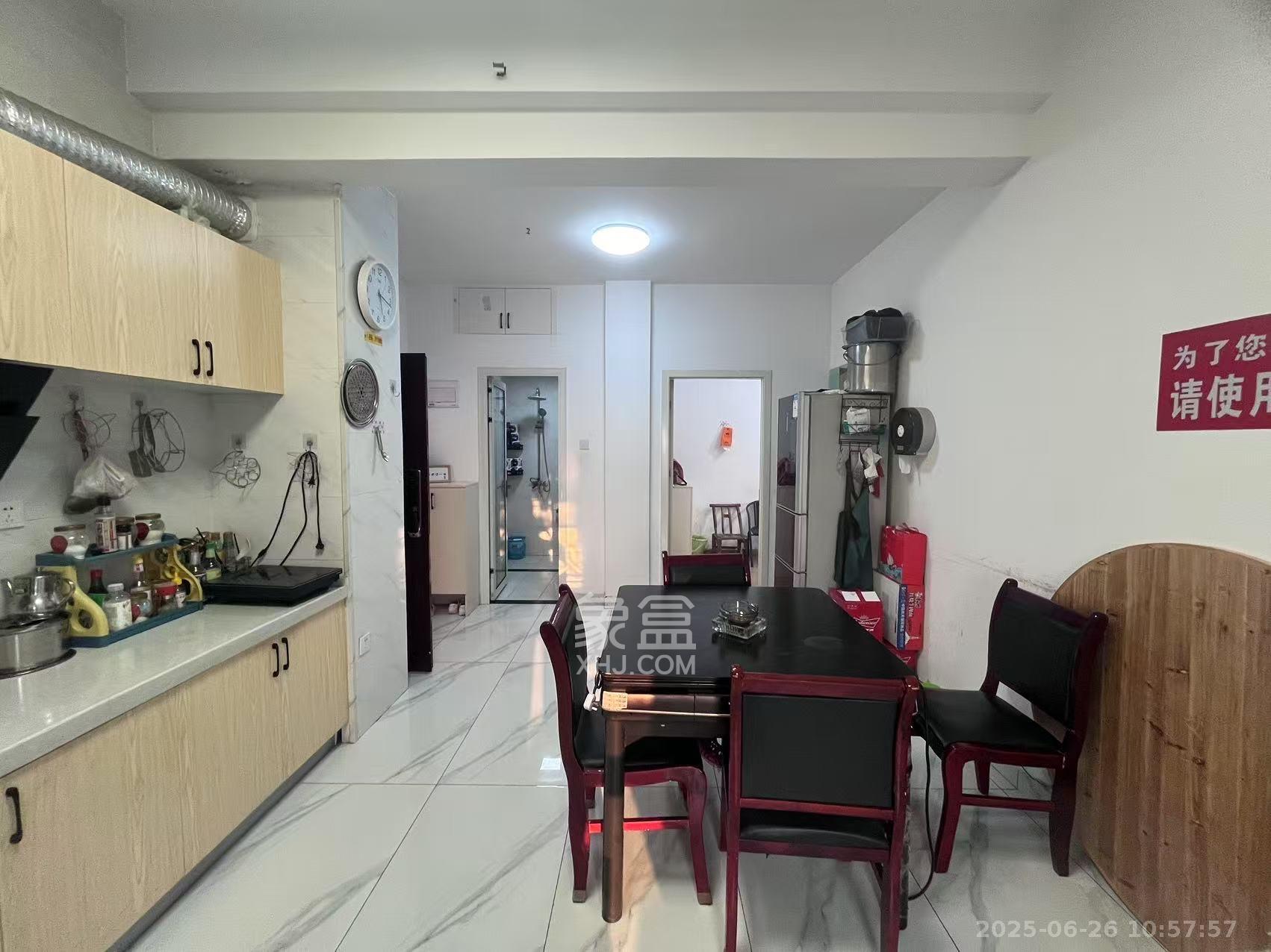 中建悦和城  2室1厅1卫    1800.0元/月 中建悦和城  2室1厅1卫    1800.0元/月室内图1