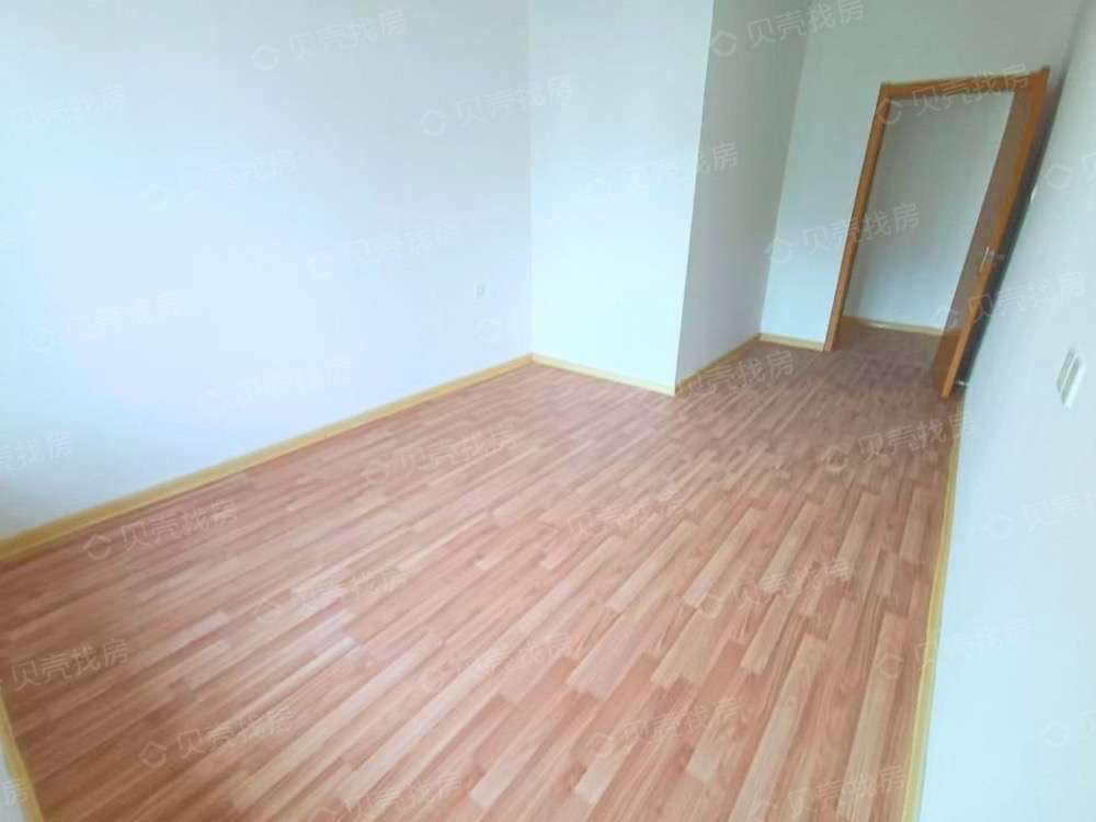 融创海口一号 4室2厅3卫 430.0万 融创海口一号 4室2厅3卫 430.0万客厅